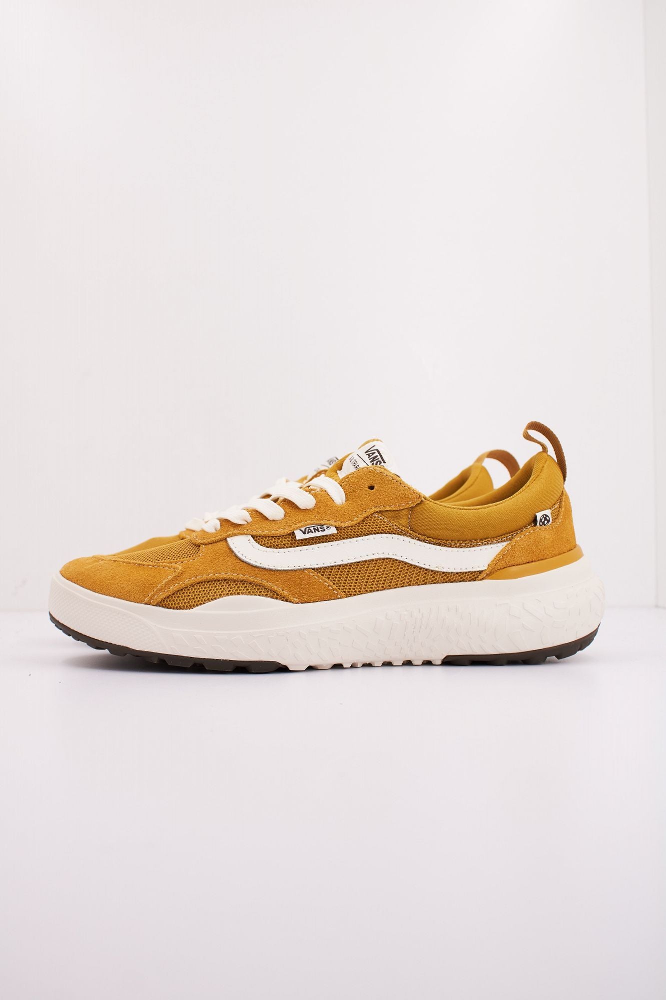 VANS MTE ULTRARANGE NEO VR3 en color AMARILLO (1)