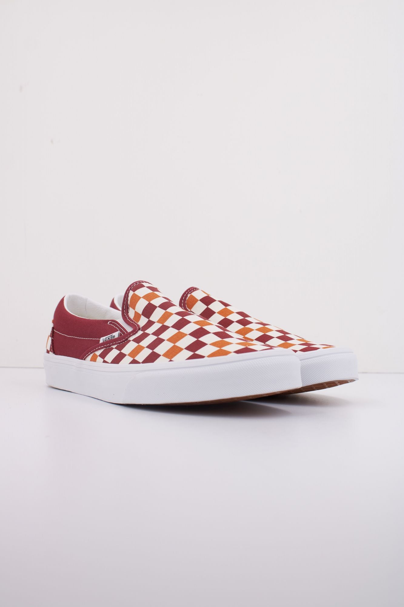 VANS CLASSIC SLIP-ON en color ROJO (2)