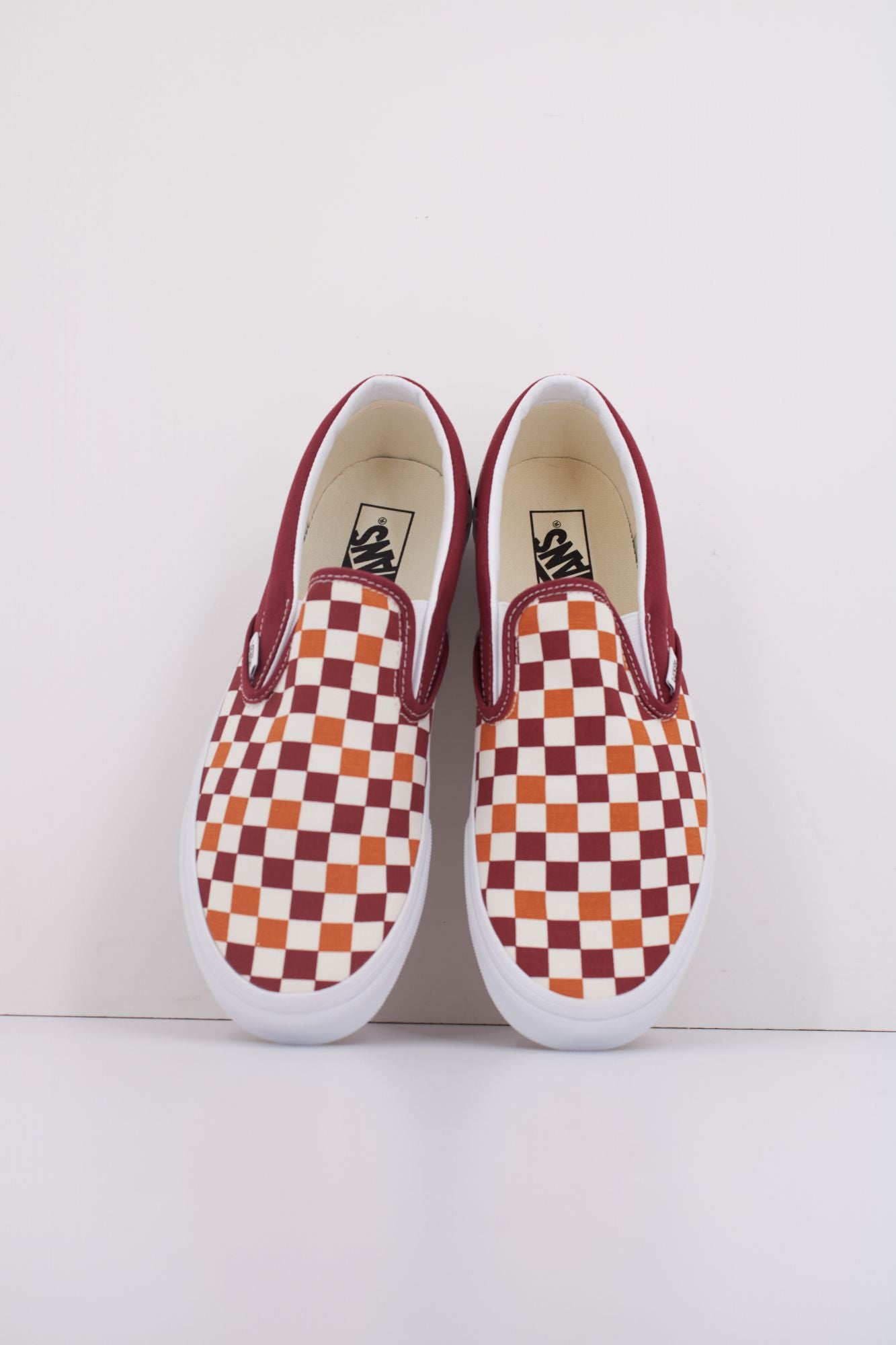 VANS CLASSIC SLIP-ON en color ROJO (3)