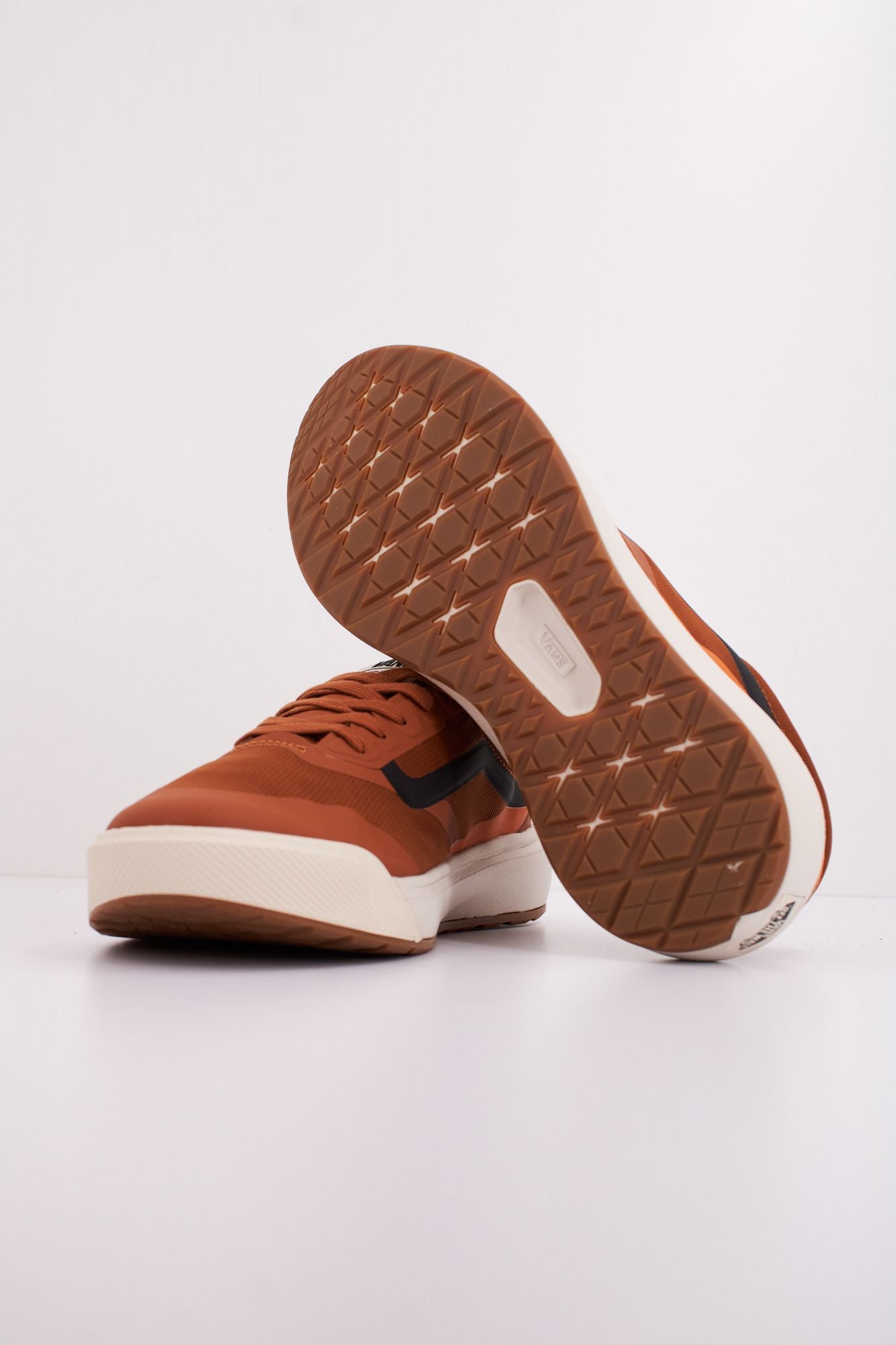 VANS MTE ULTRARANGE 2.0 RW en color MARRON (5)