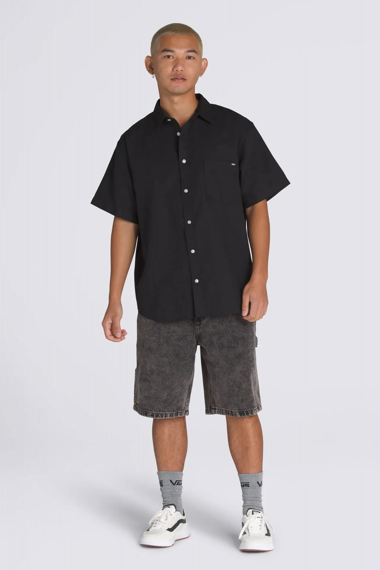 VANS LAWSON SOLID SS WOVEN en color NEGRO (4)