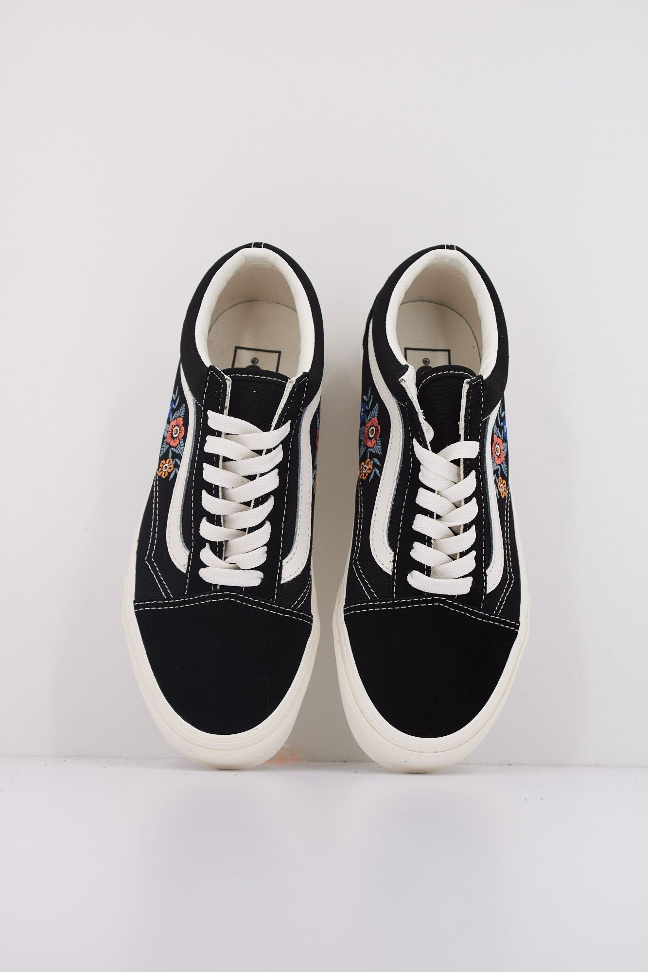 VANS OLD SKOOL en color NEGRO (3)