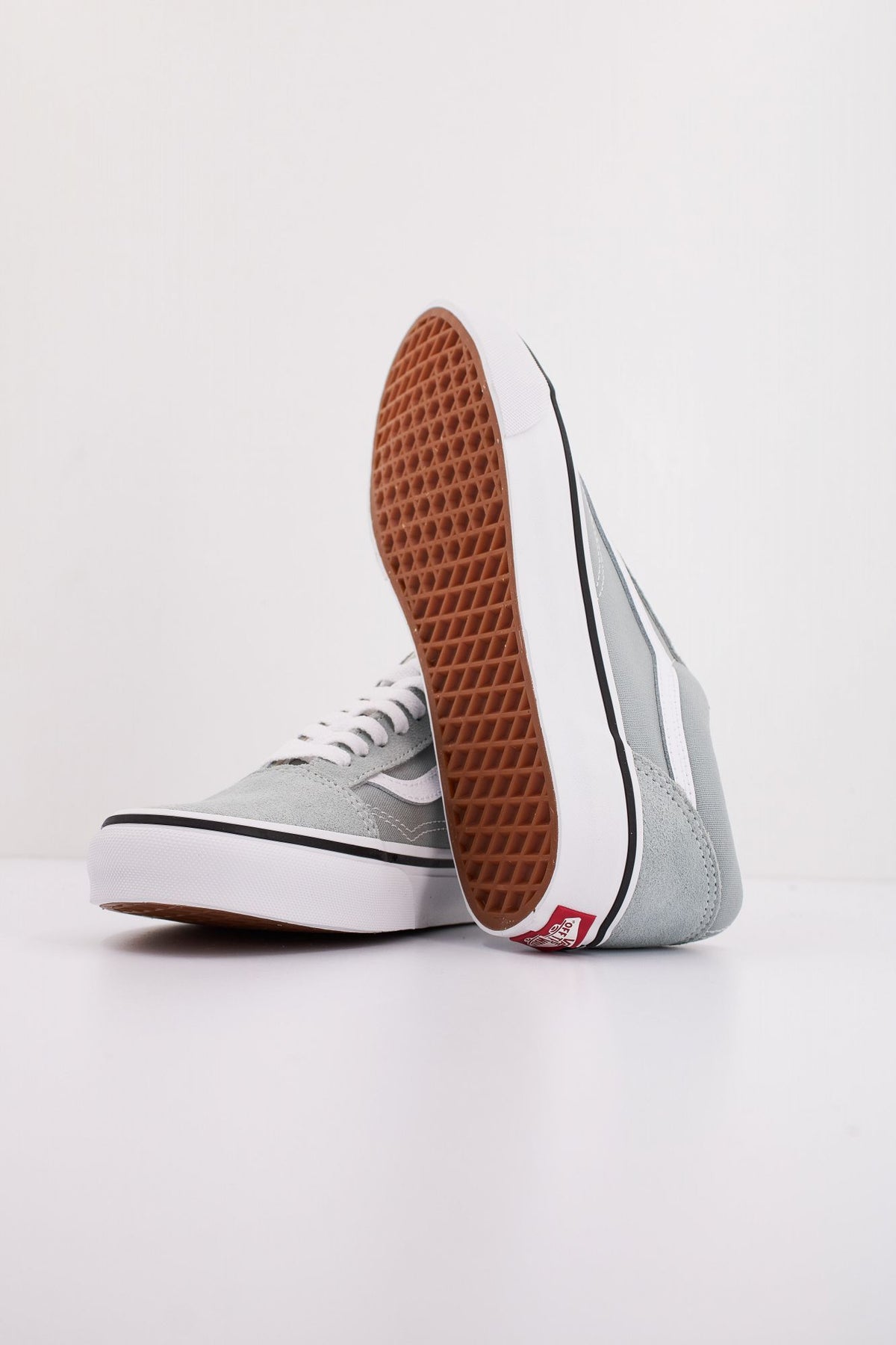 VANS OLD SKOOL VN000CR5EPO1 en color GRIS (5)