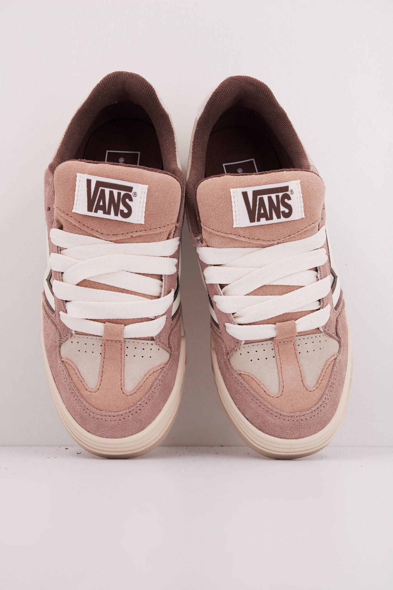 VANS UPLAND NEUTRALS en color MARRON CLARO (3)