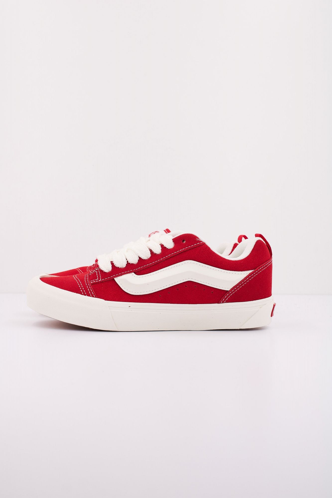 VANS KNU SKOOL en color ROJO (1)