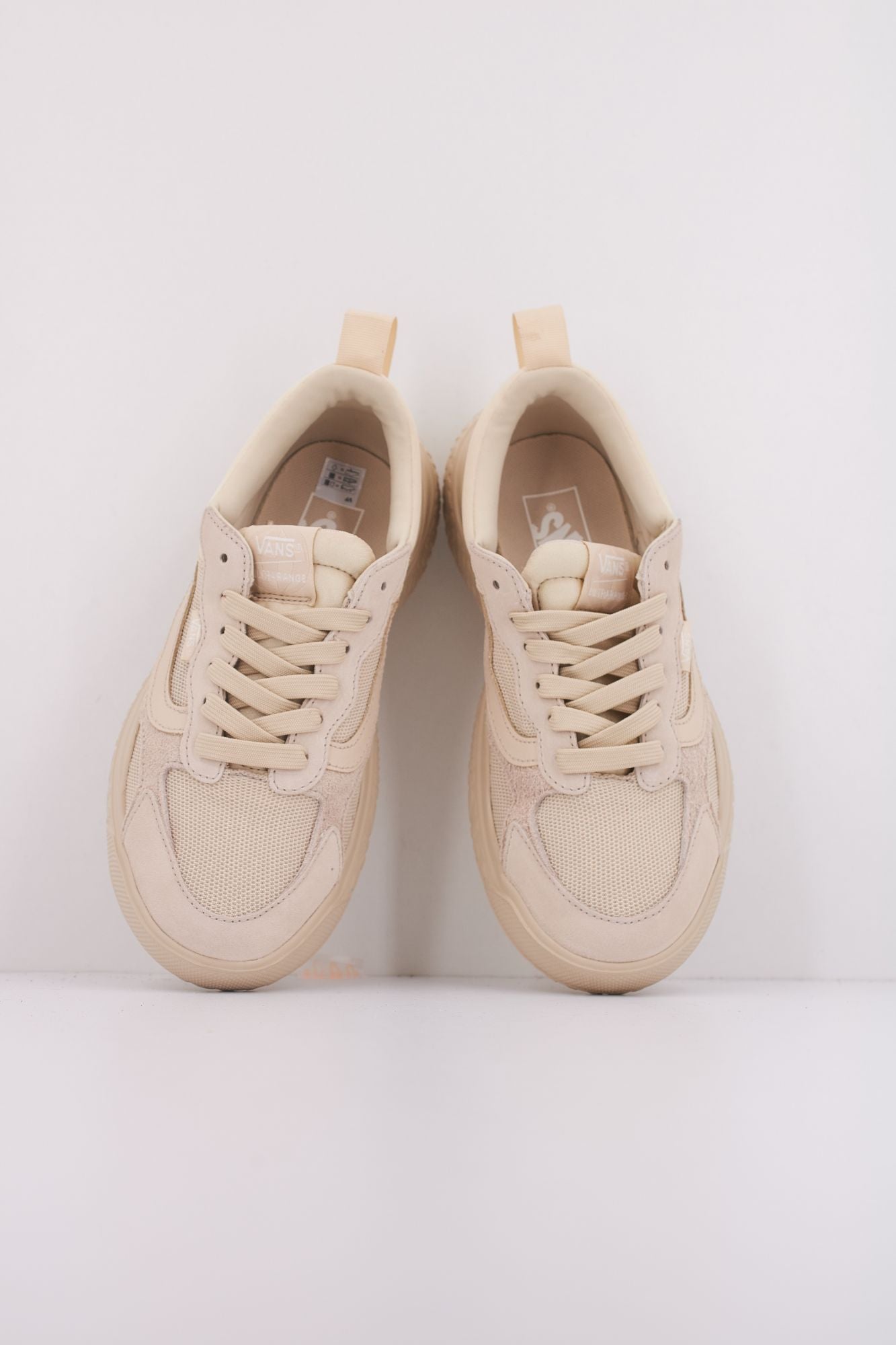 VANS MTE ULTRARANGE NEO VR3 en color BEIS (3)