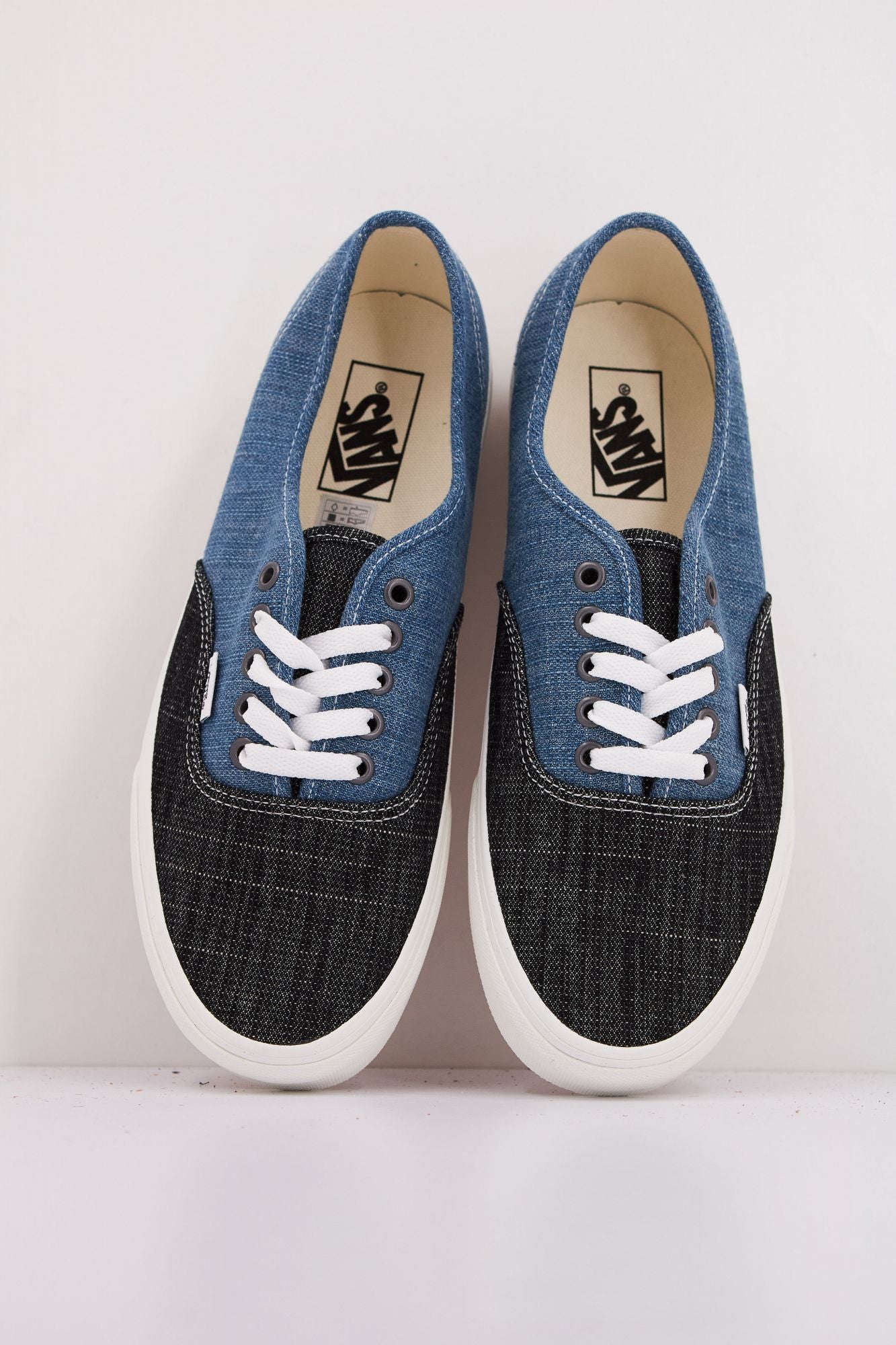 VANS AUTHENTIC  en color AZUL (3)