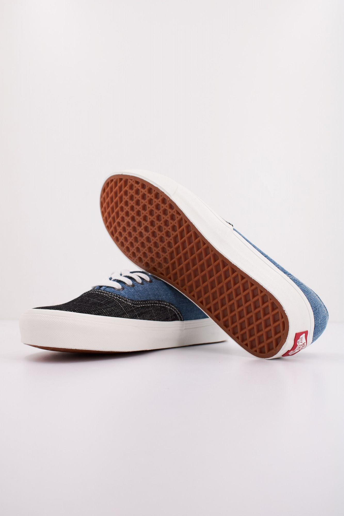 VANS AUTHENTIC  en color AZUL (5)