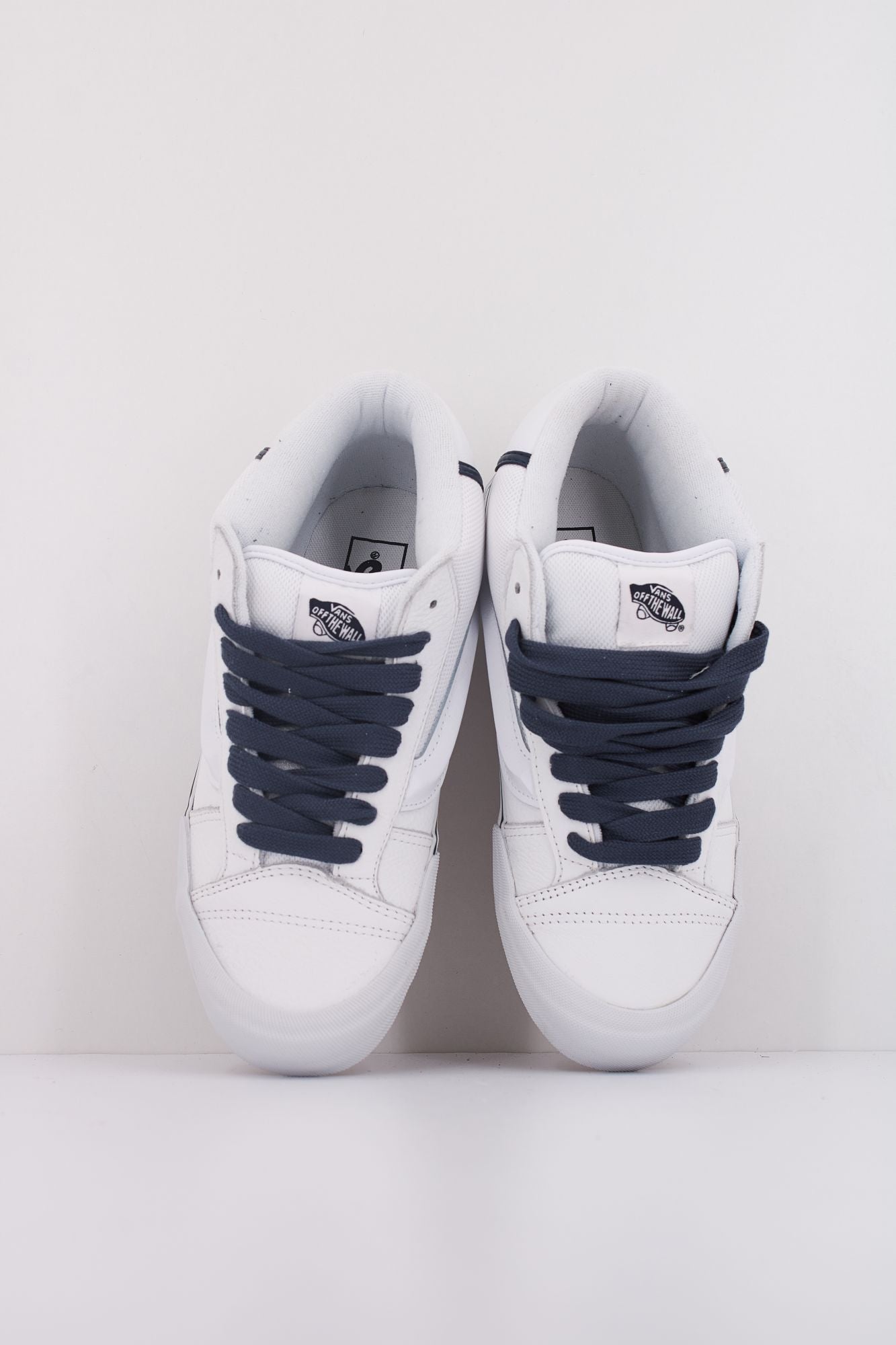 VANS KNU MID en color BLANCO (3)