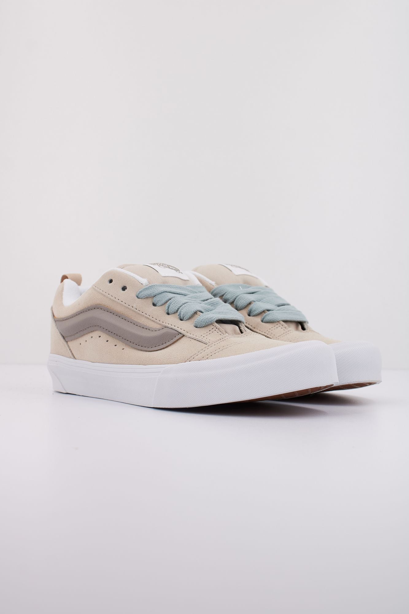 VANS KNU SKOOL en color BEIS (2)