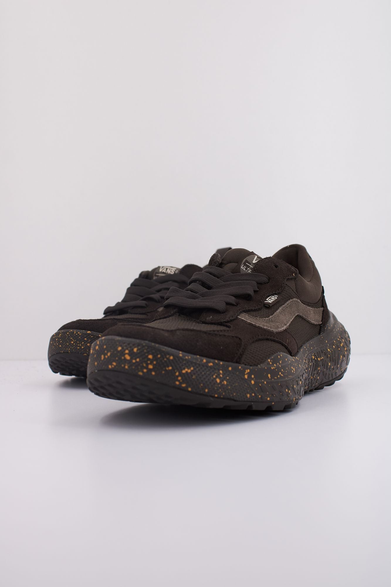 VANS MTE ULTRARANGE NEO VR3 en color MARRON (2)