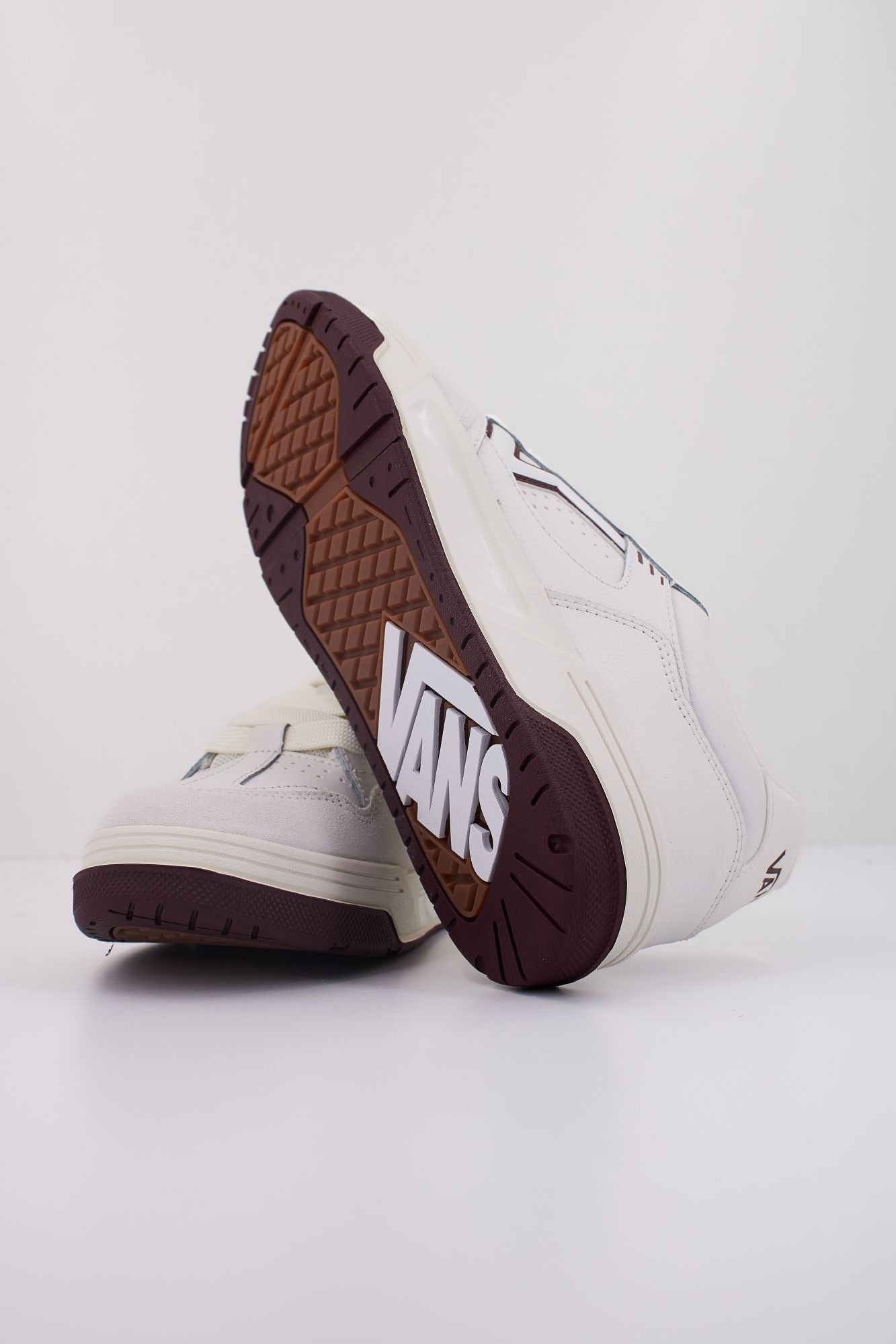 VANS VN000D1H4QU1 UPLAND en color BLANCO (5)