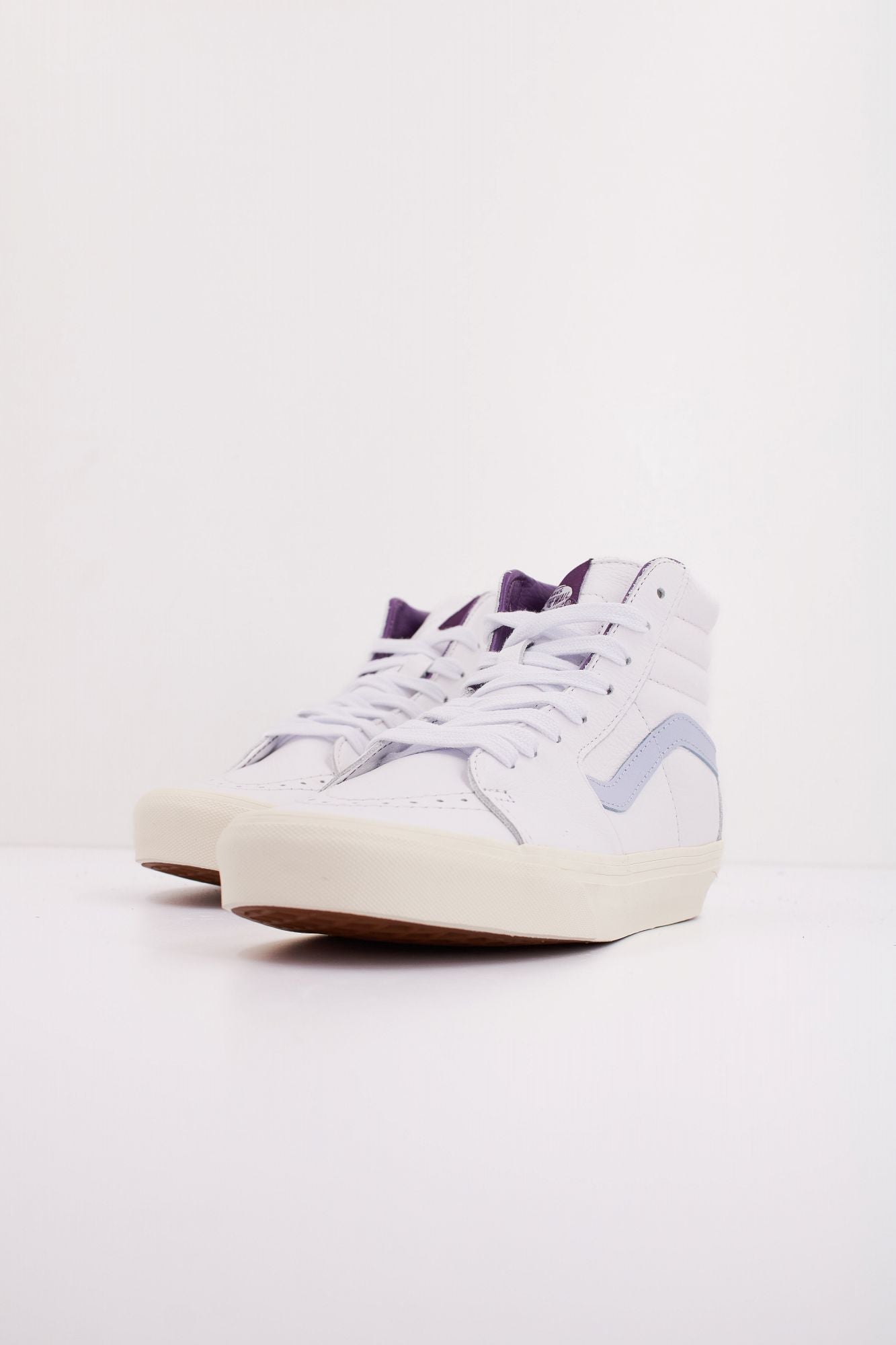 VANS SK8-HI PREMIUM LEATHER en color BLANCO (2)