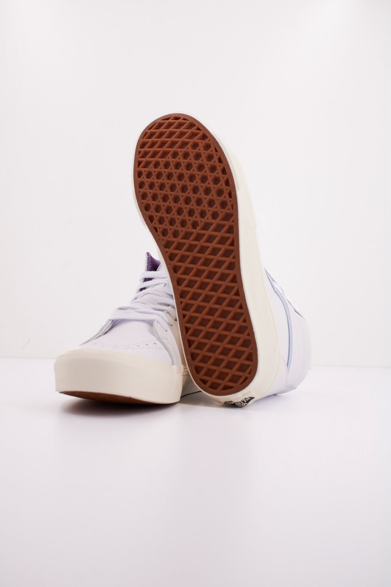 VANS SK8-HI PREMIUM LEATHER en color BLANCO (5)