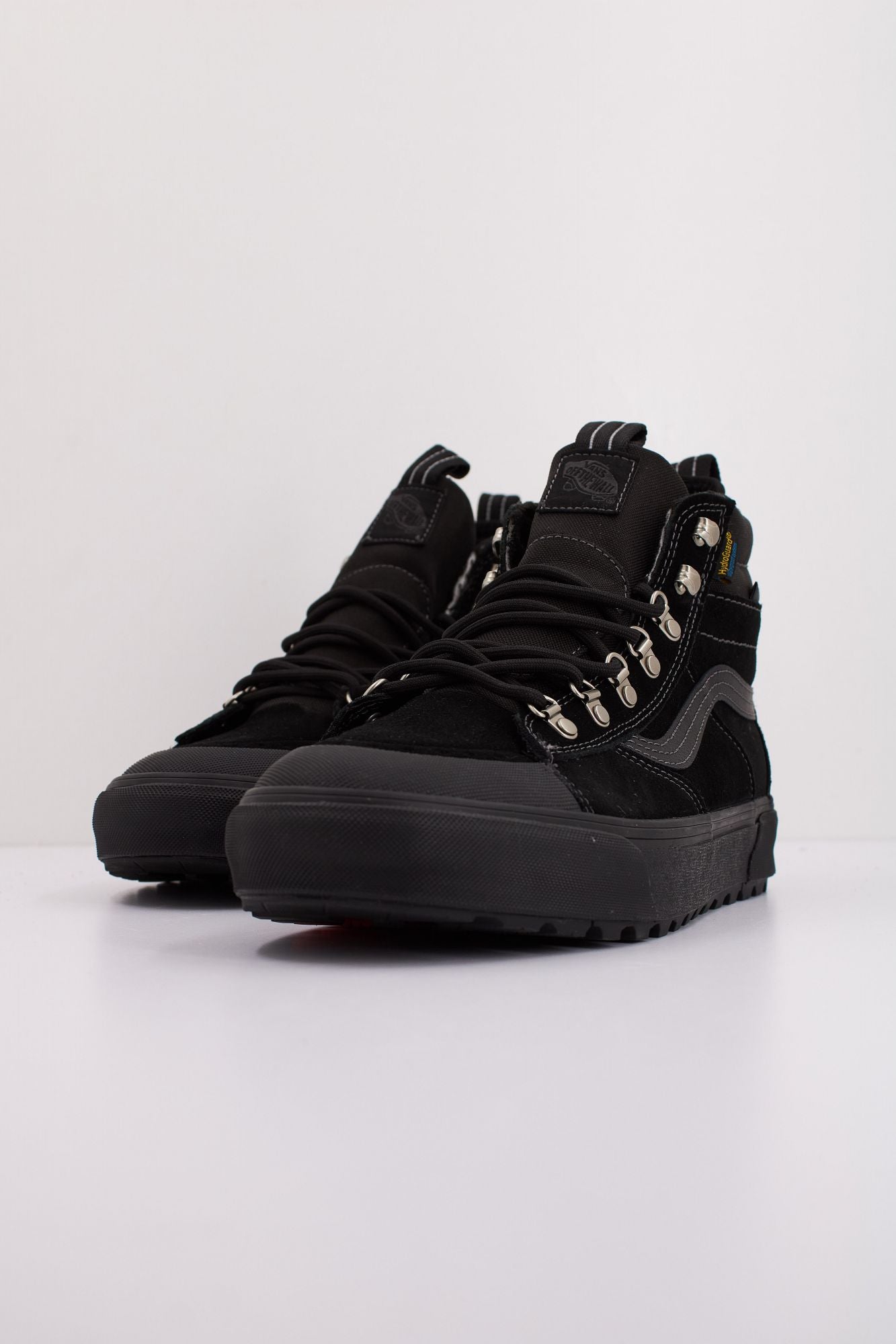 VANS MTE SK8-HI DR WATERPRO en color NEGRO (2)