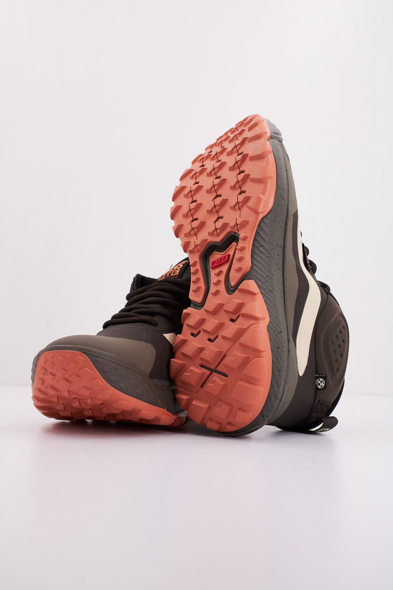 VANS MTE CROSSPATH MID en color MARRON (5)