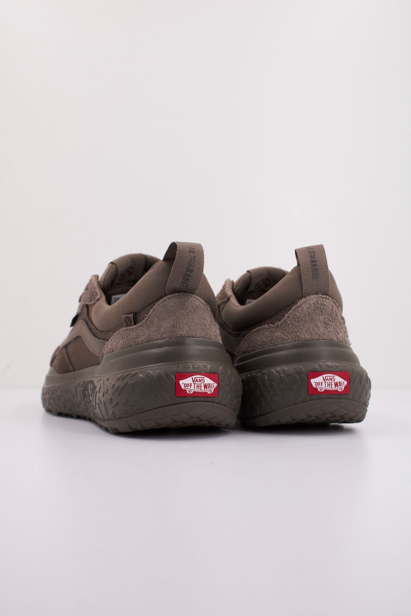 VANS MTE ULTRARANGE NEO VR3 en color MARRON (4)