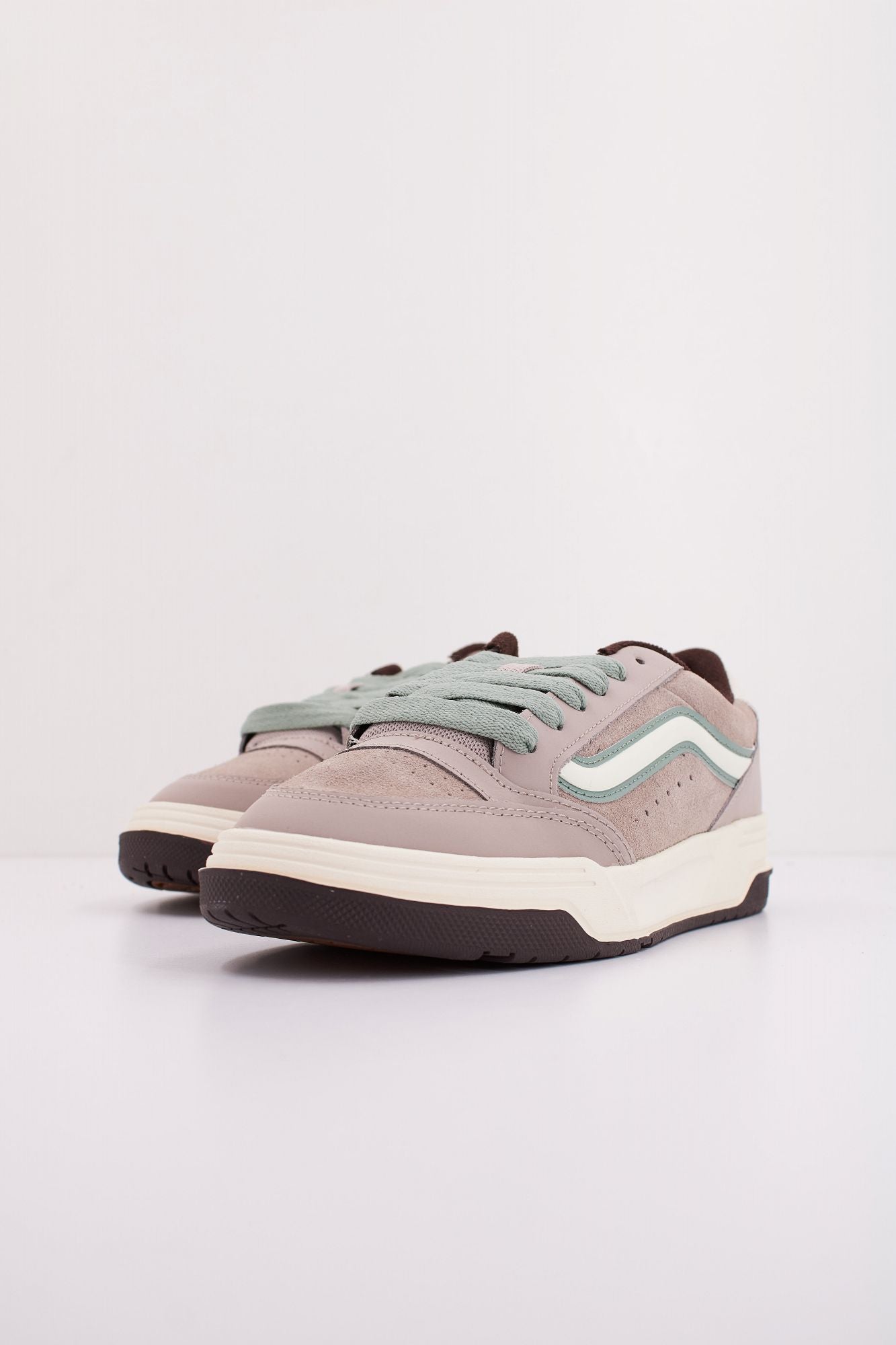 VANS HYLANE en color MARRON (2)