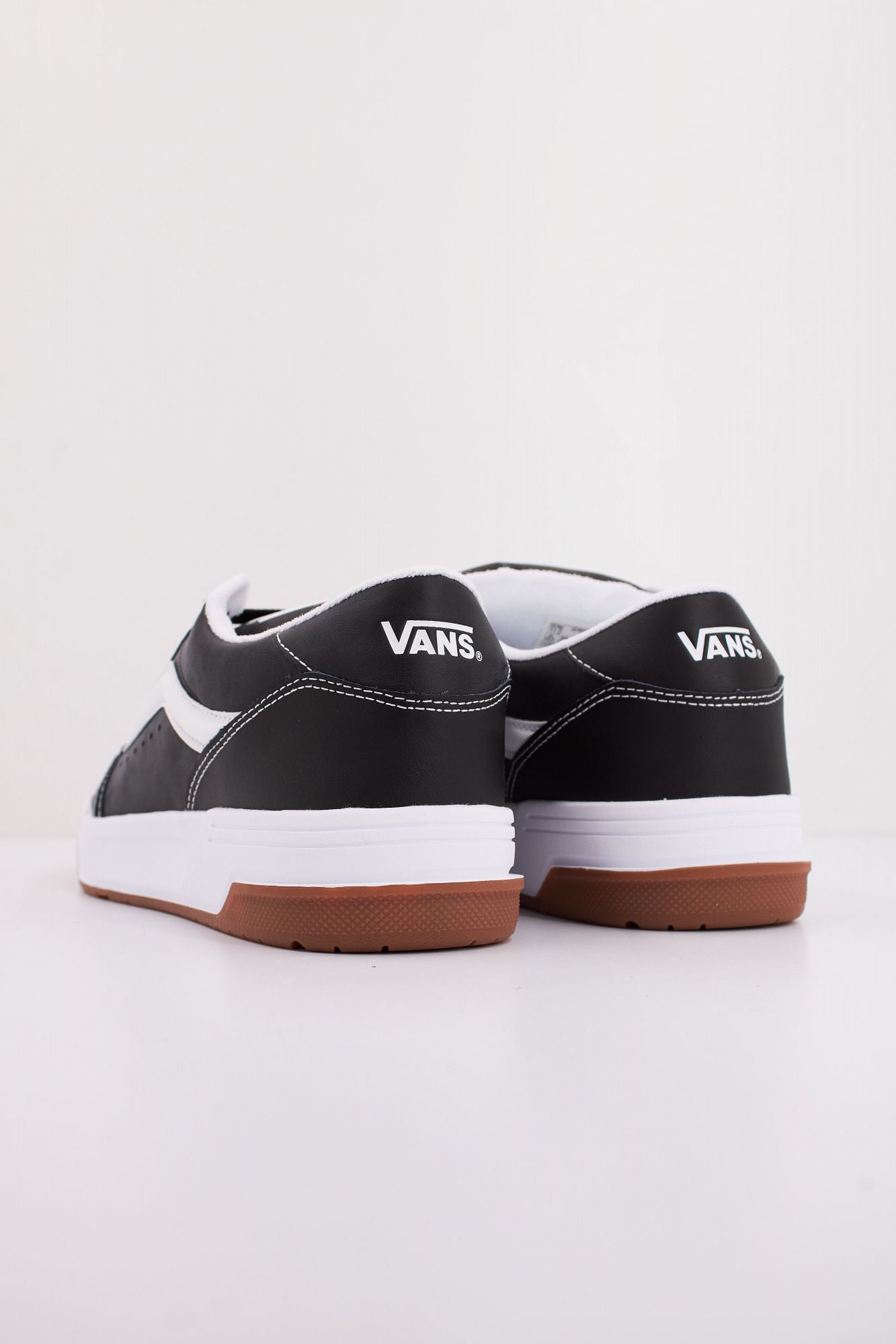 VANS HYLANE en color NEGRO (4)