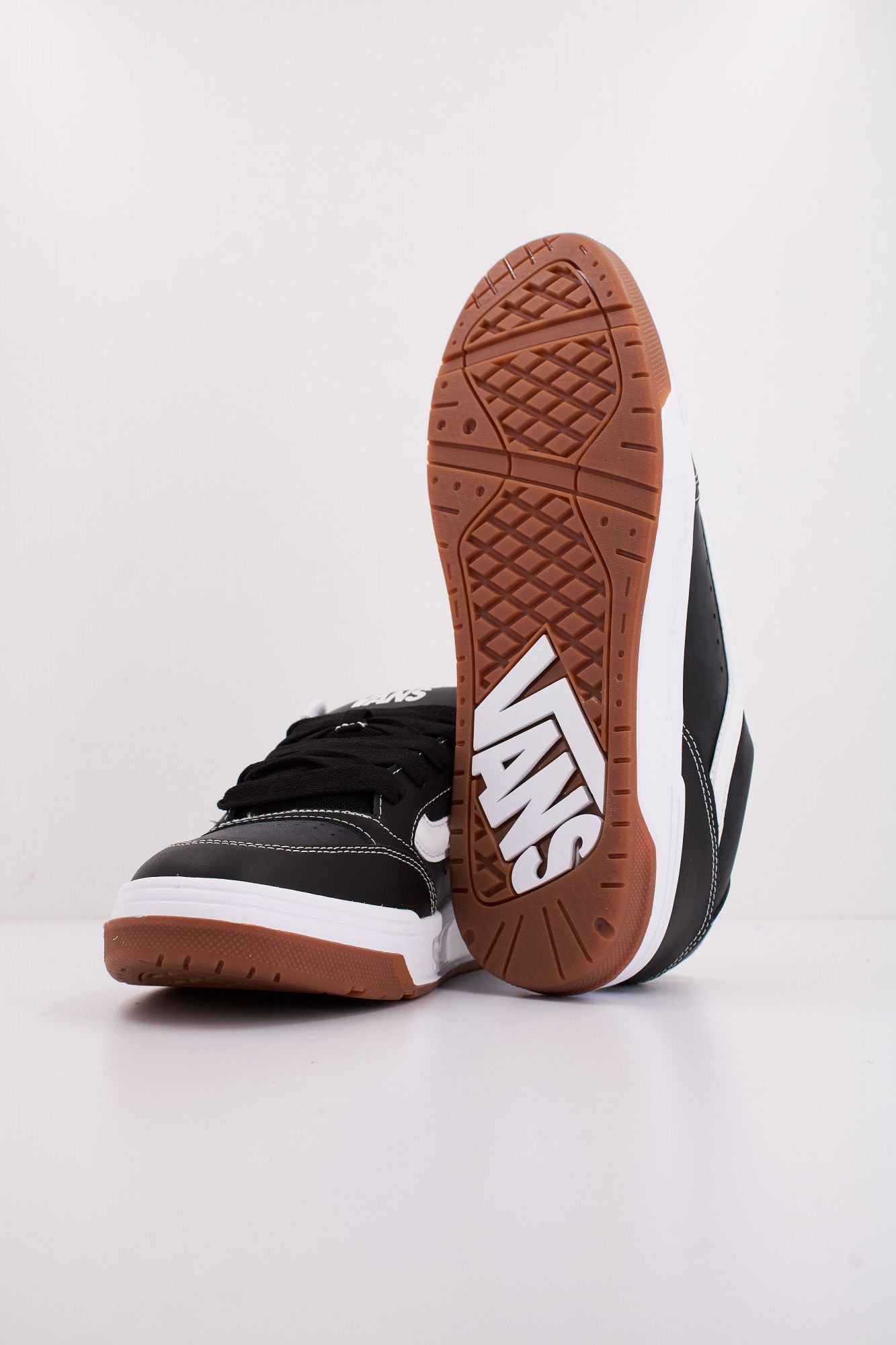 VANS HYLANE en color NEGRO (5)