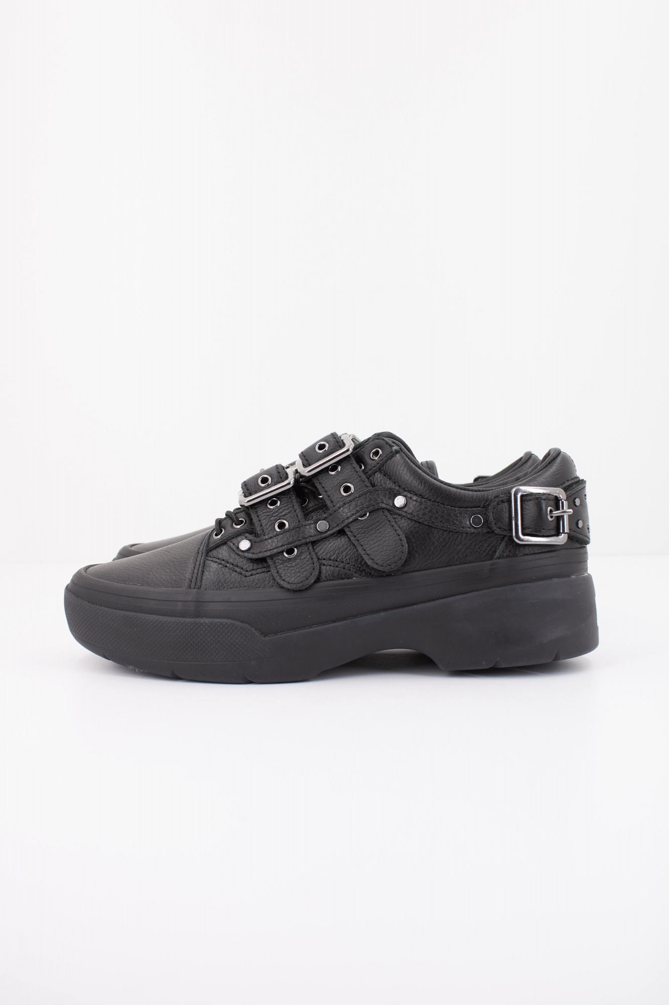 VANS  LX OLD SKOOL BUCKLE  en color NEGRO (1)