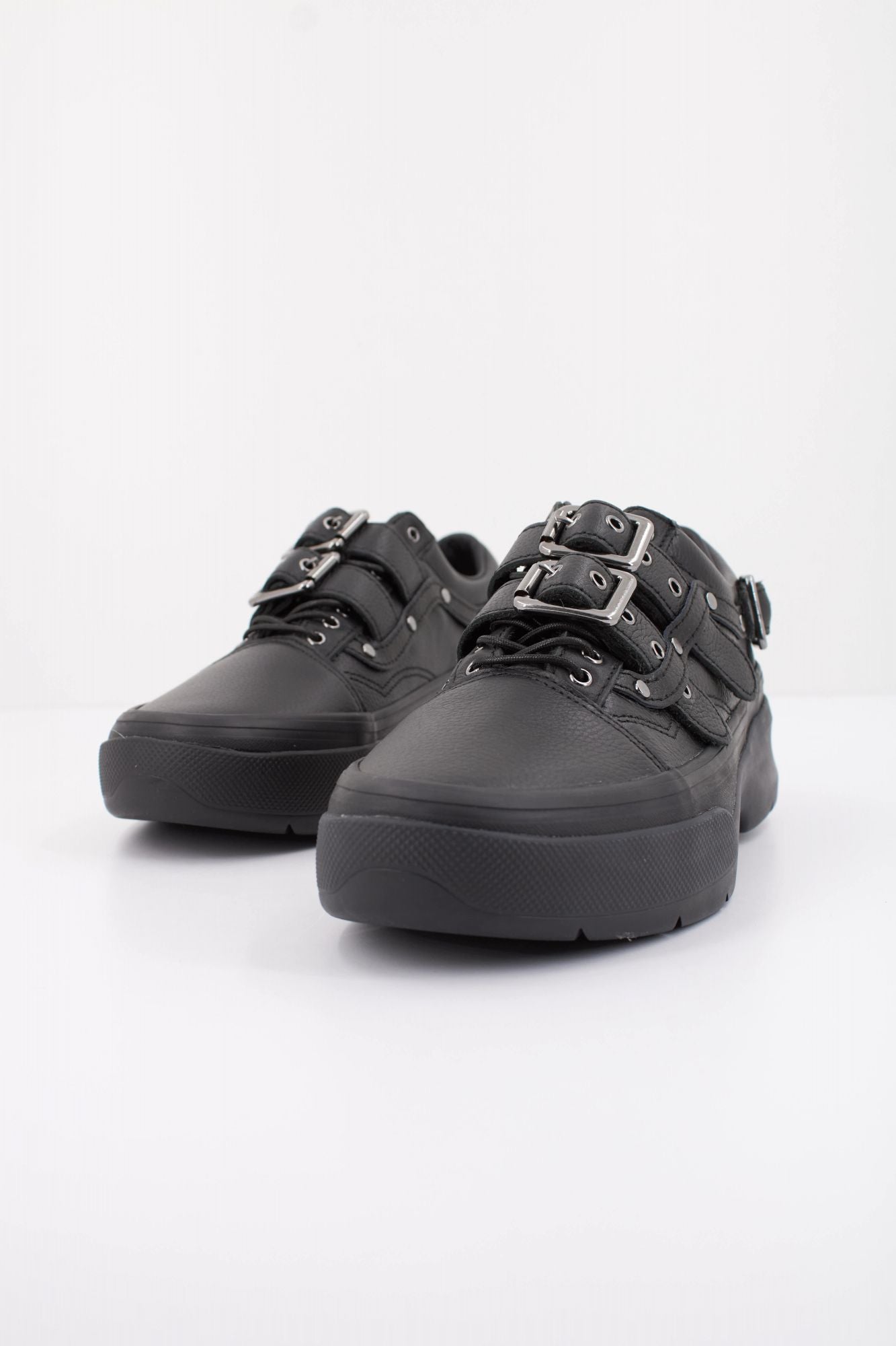 VANS  LX OLD SKOOL BUCKLE  en color NEGRO (2)