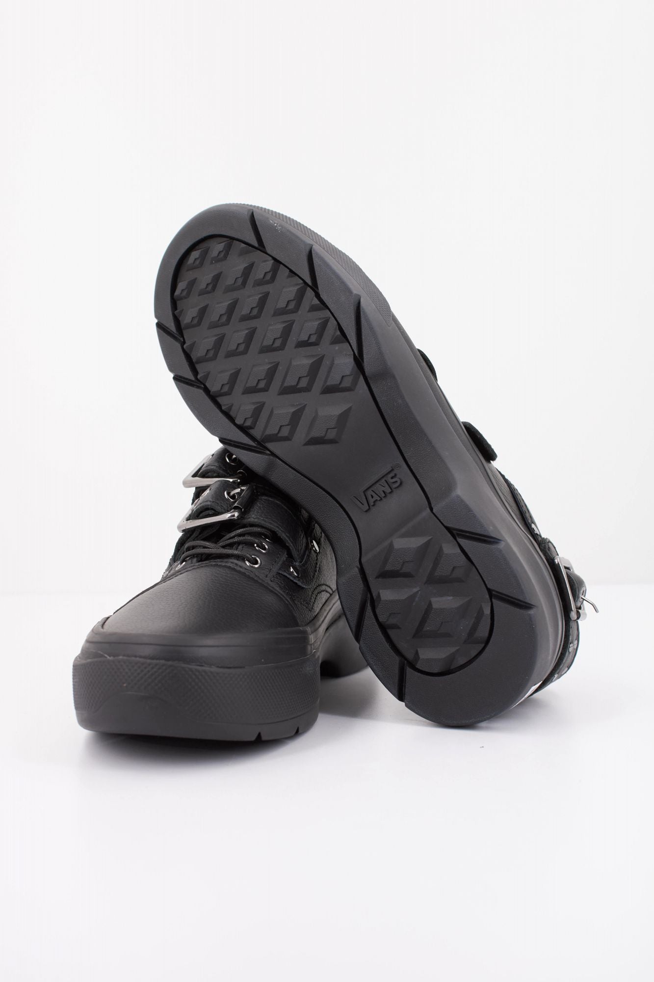 VANS  LX OLD SKOOL BUCKLE  en color NEGRO (5)