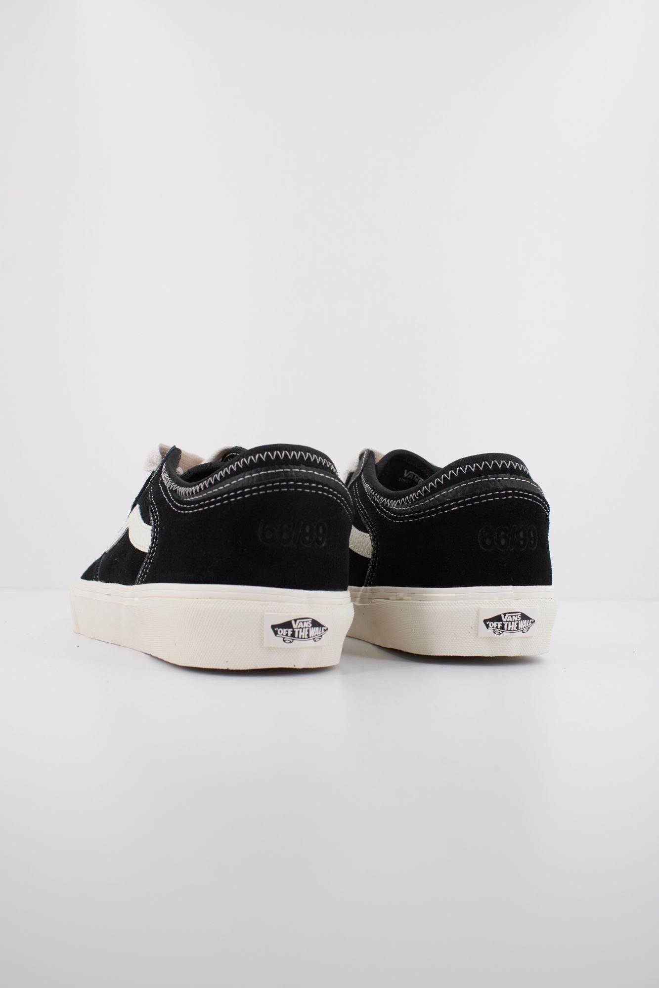 VANS ROWLEY CLASSIC SNEAKER en color NEGRO (4)