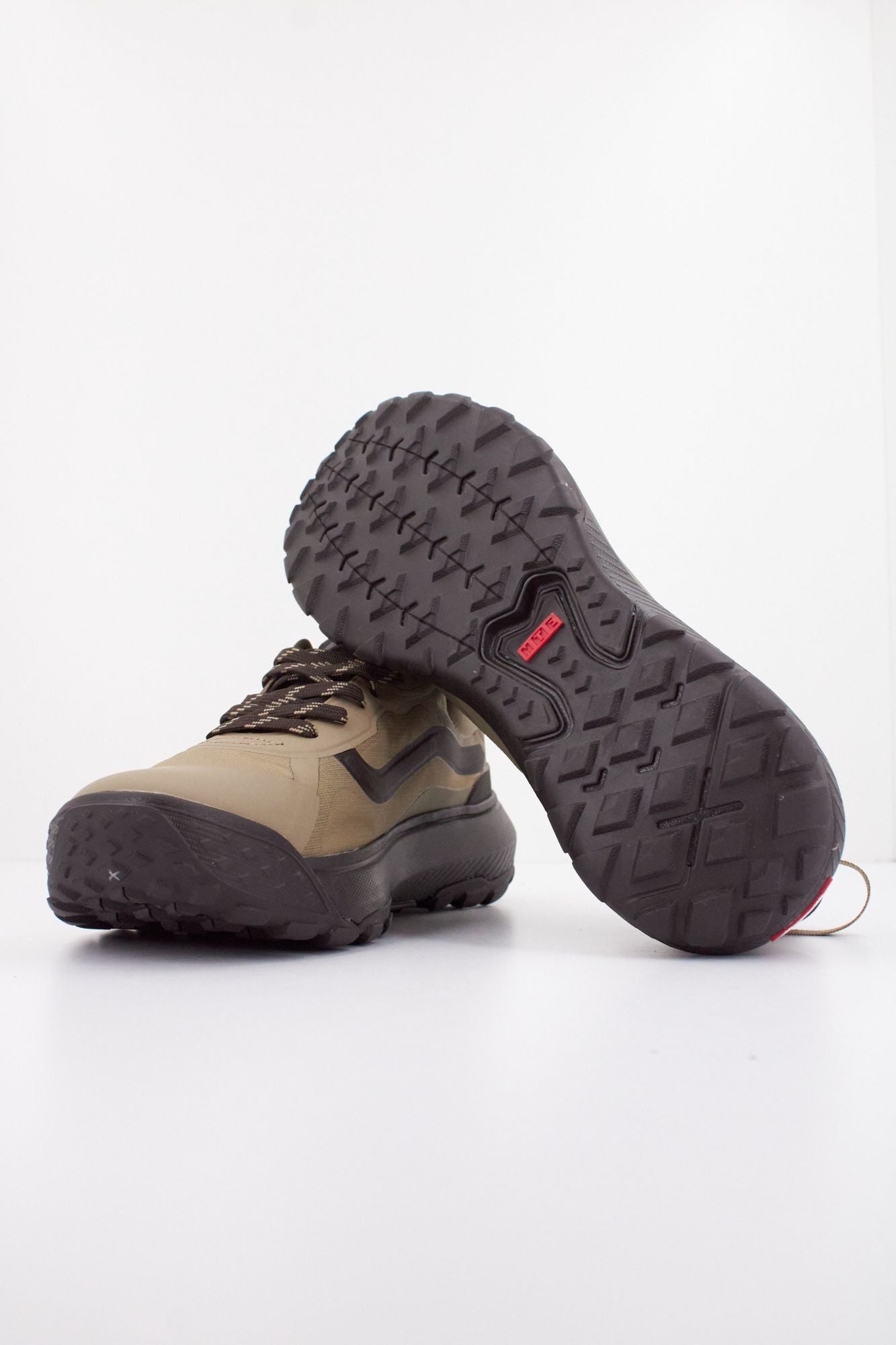 VANS MTE CROSSPATH en color MARRON CLARO (5)