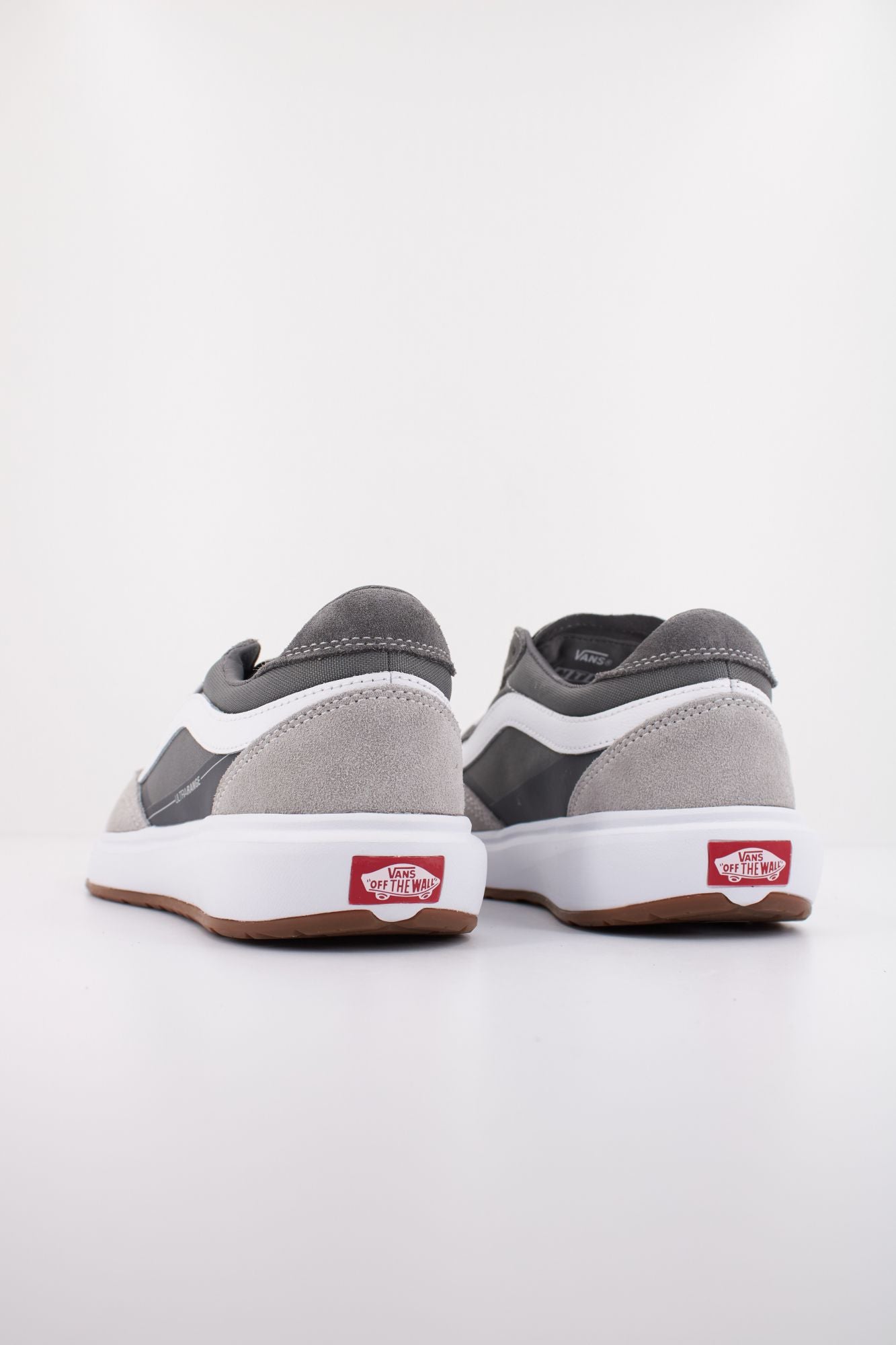 VANS MTE ULTRARANGE 2.0 en color GRIS (4)