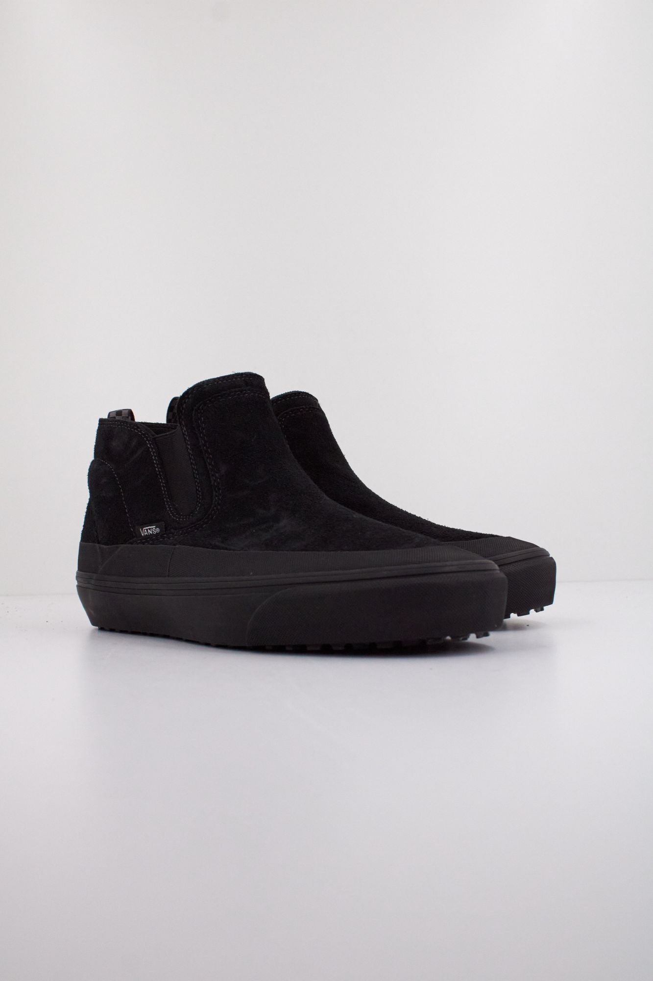 VANS MTE MID-SLIP INSULATED en color NEGRO (2)