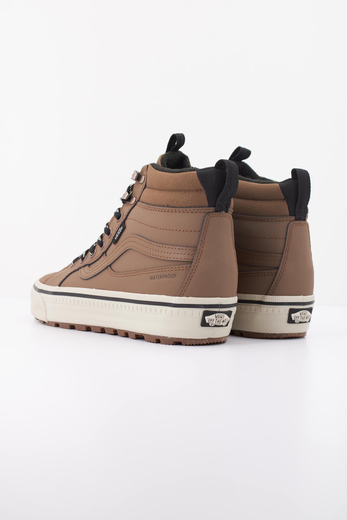 VANS MTE SK8-HI WATERPROOF en color MARRON (4)