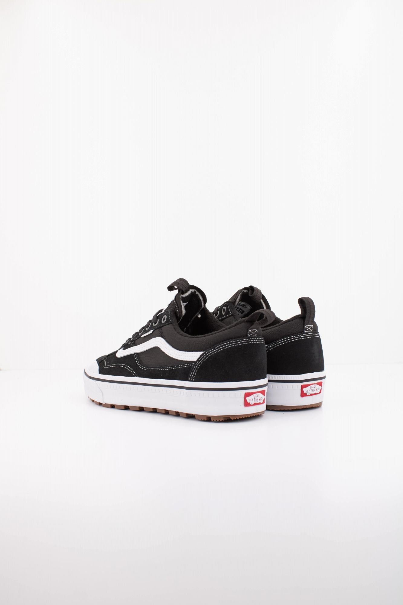 VANS MTE OLD SKOOL WATERPROOF en color NEGRO (4)