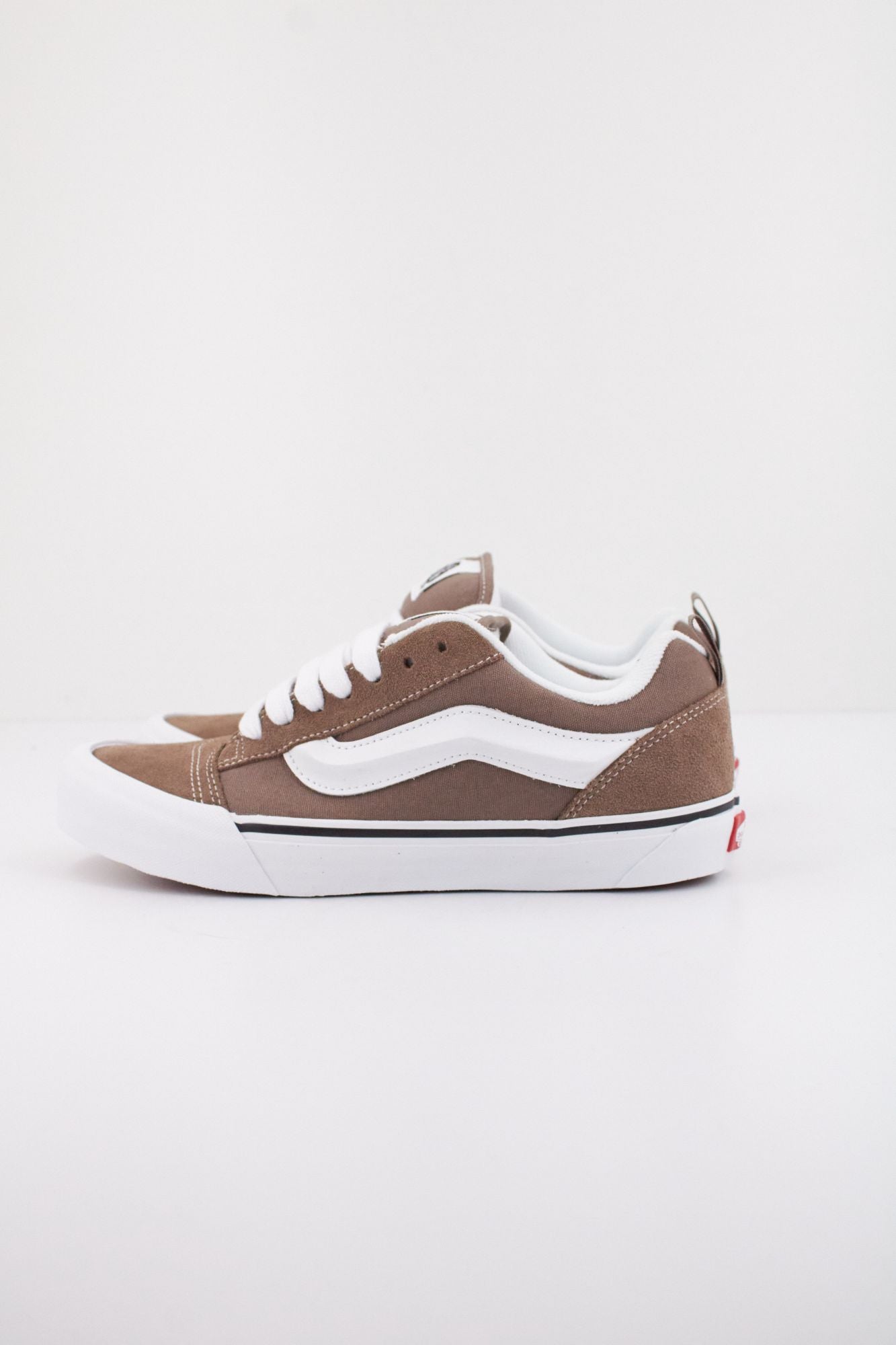 VANS KNU SKOOL CTHR en color MARRON (1)