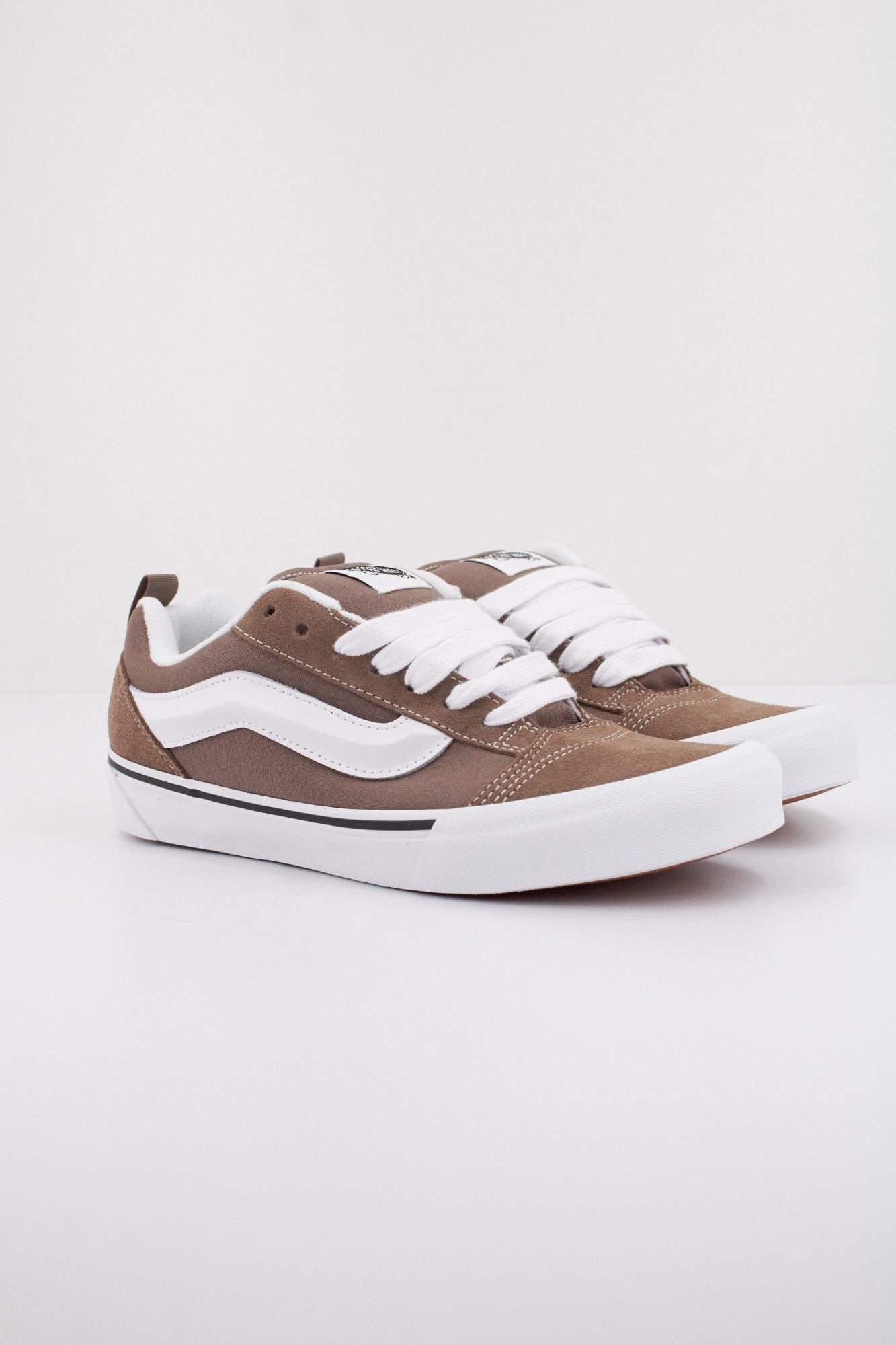 VANS KNU SKOOL CTHR en color MARRON (2)