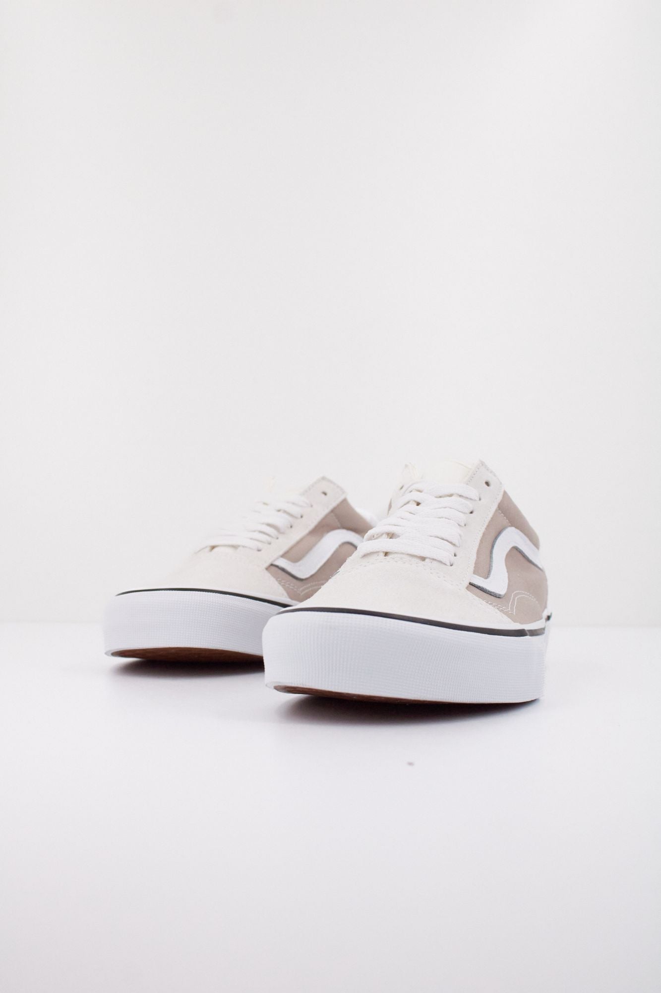 VANS OLD SKOOL en color BEIS (2)