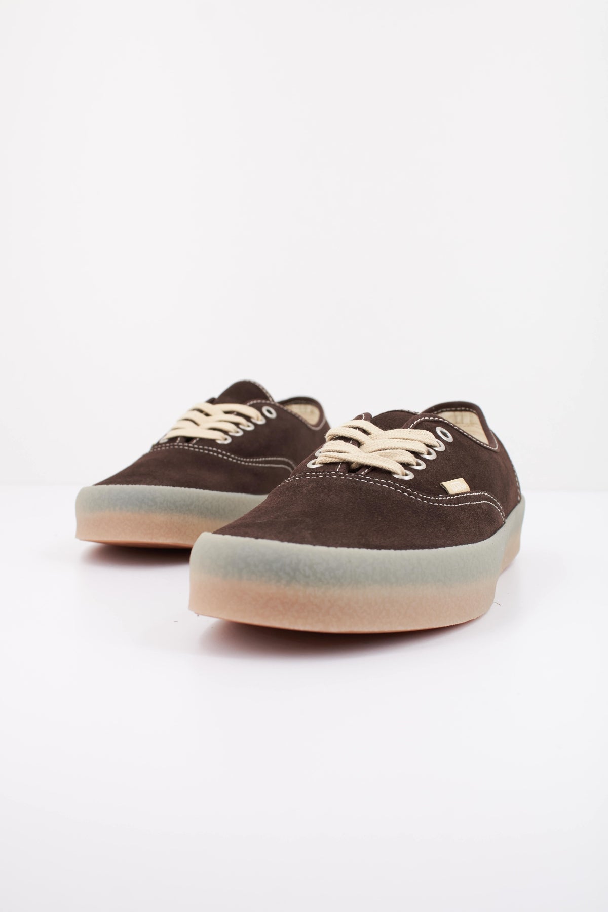 VANS AUTHENTIC VN000D7Y3N11 en color MARRON (2)