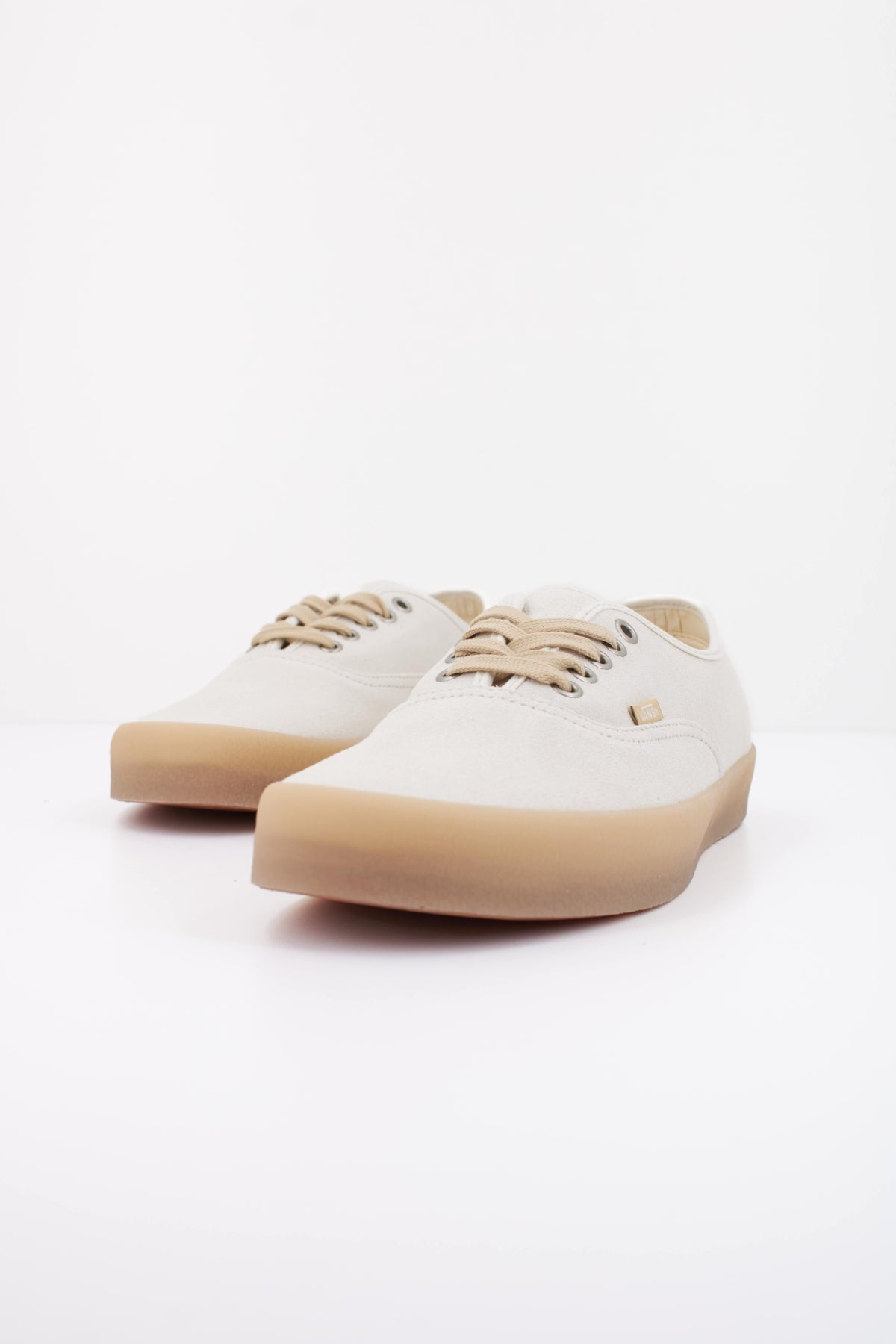 VANS AUTHENTIC VN000D7YCD31 en color BLANCO (2)