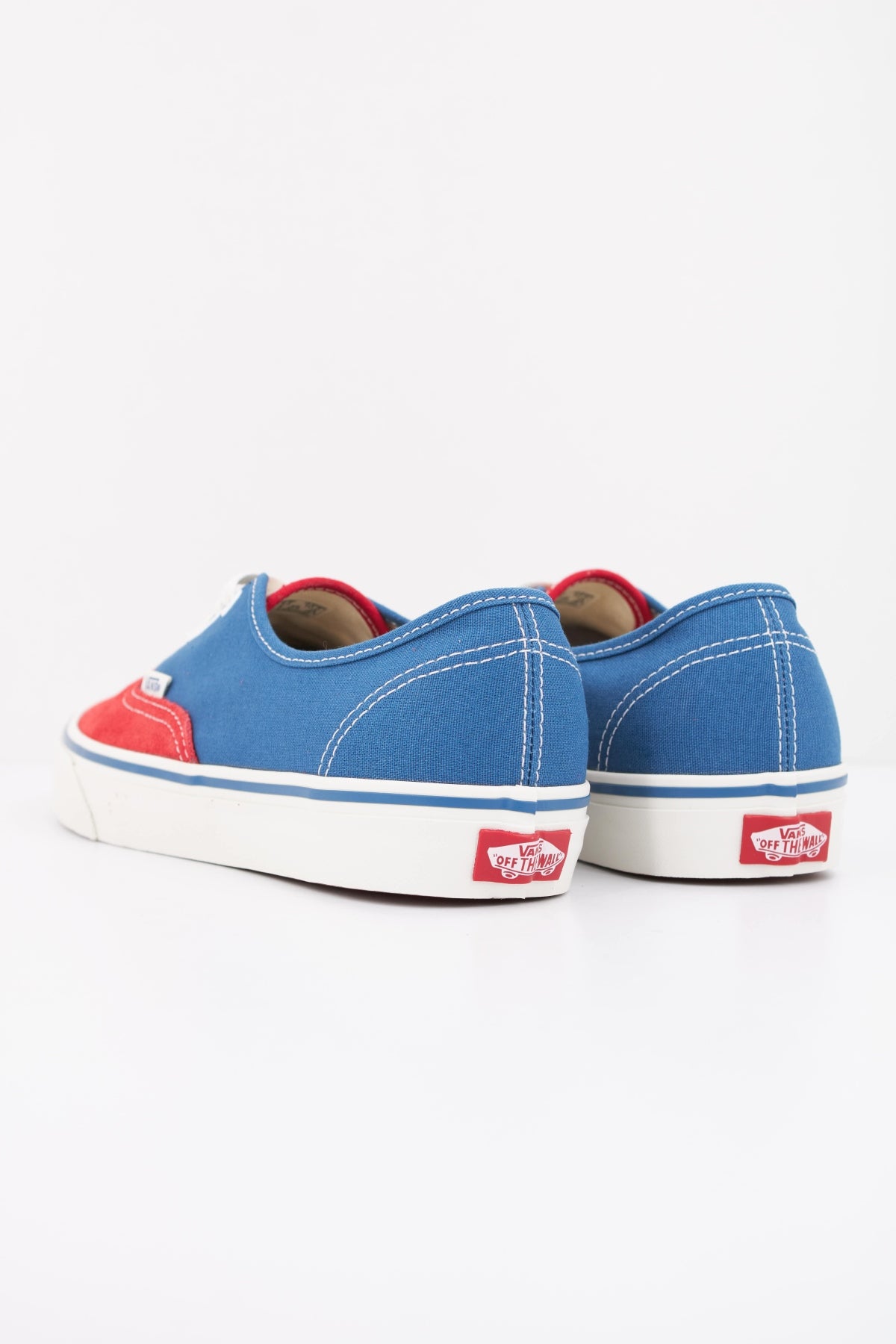 VANS AUTHENTIC en color MULTICOLOR (4)