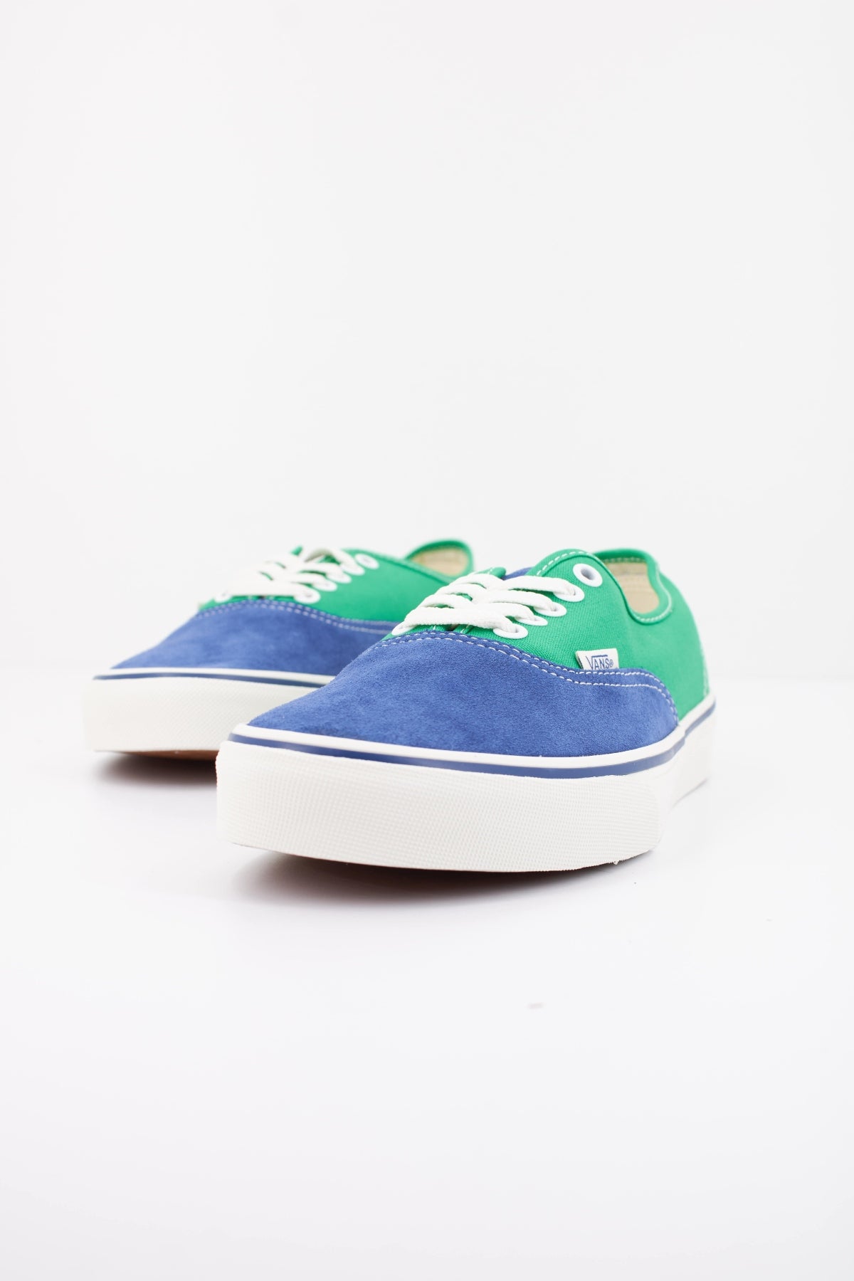 VANS AUTHENTIC VN000EHHNVY1 en color AZUL (2)