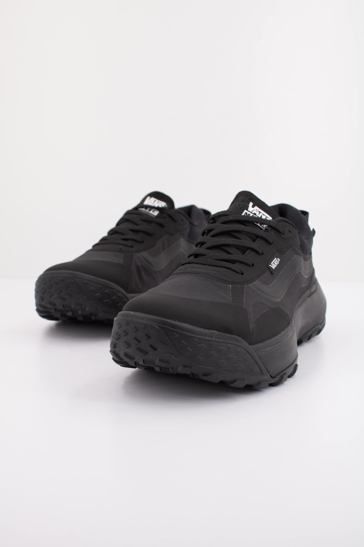 VANS MTE CROSSPATH en color NEGRO (2)