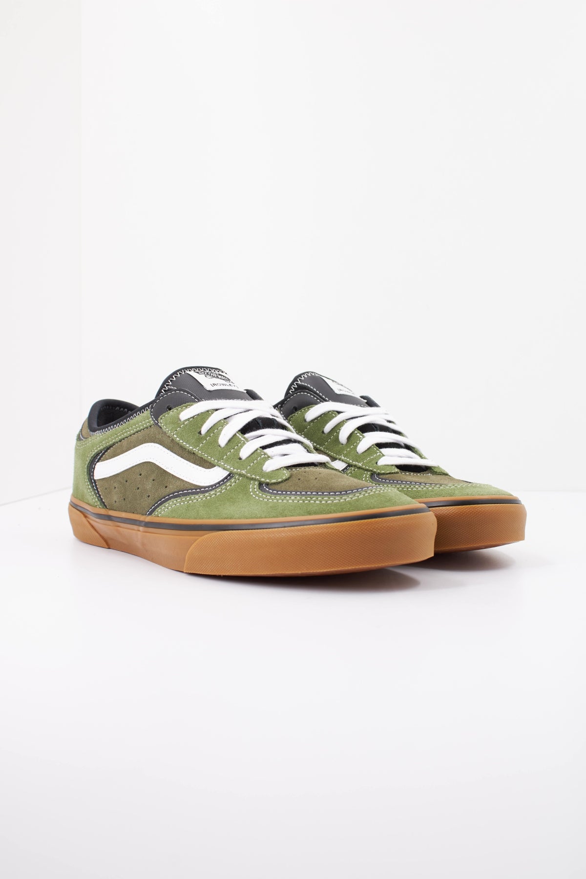 VANS ROWLEY CLASSIC GUM en color VERDE (2)