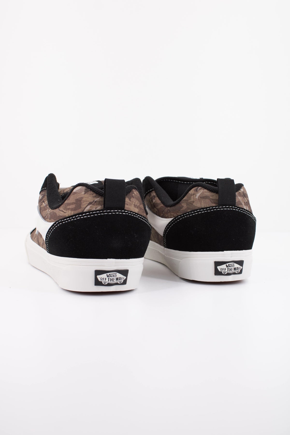 VANS KNU SKOOL en color NEGRO (4)