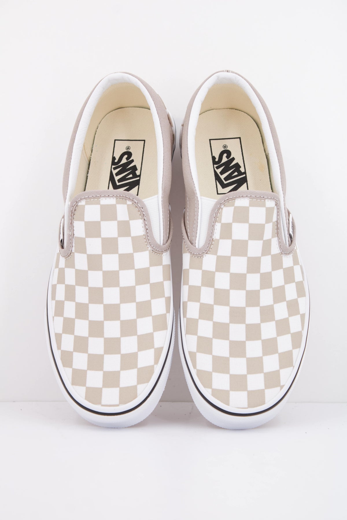 VANS CLASSIC SLIP ON CHECKB en color BEIS (3)
