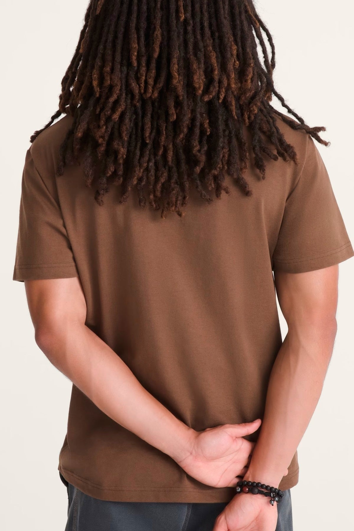 VANS VN000TBXFST1 NEW LEFT CHEST SS TEE en color MARRON (3)