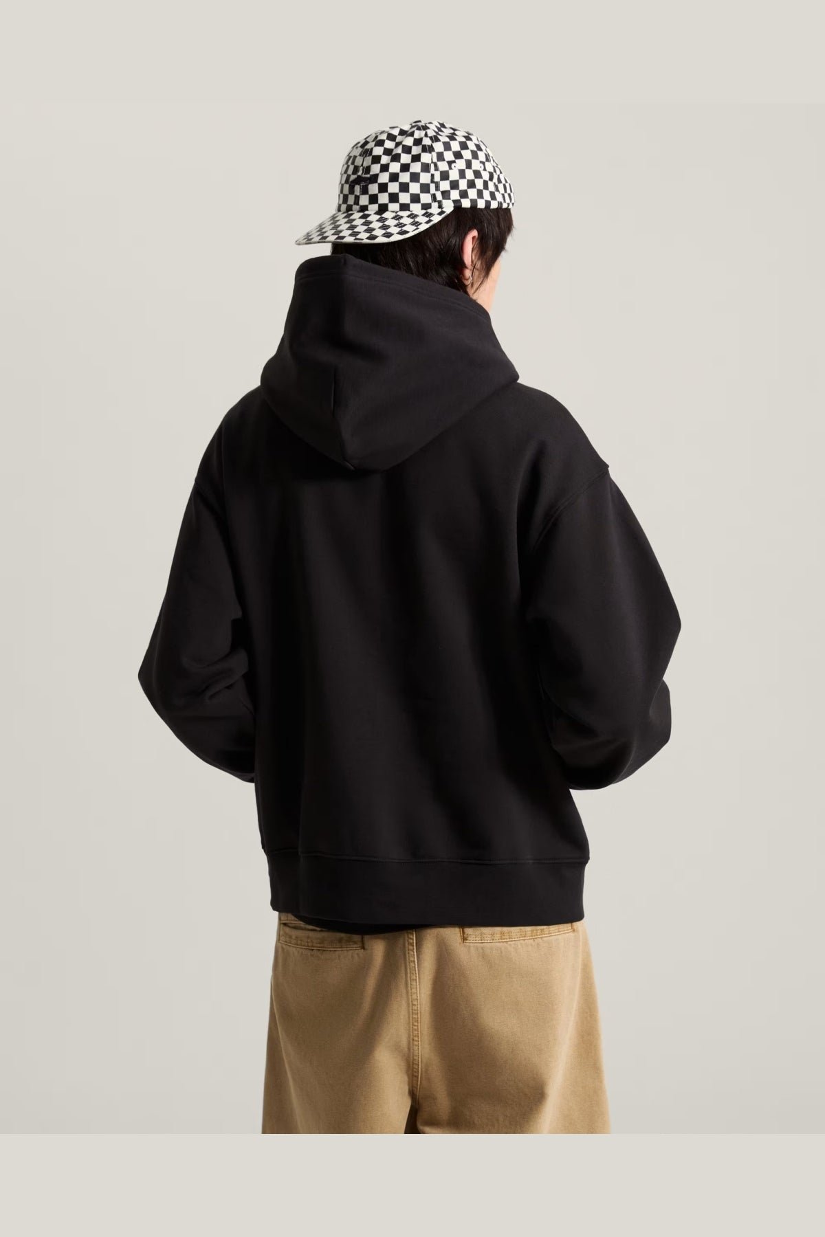 VANS VN0010G8BLK1 LEFT CHEST II PULLOVER en color NEGRO (2)