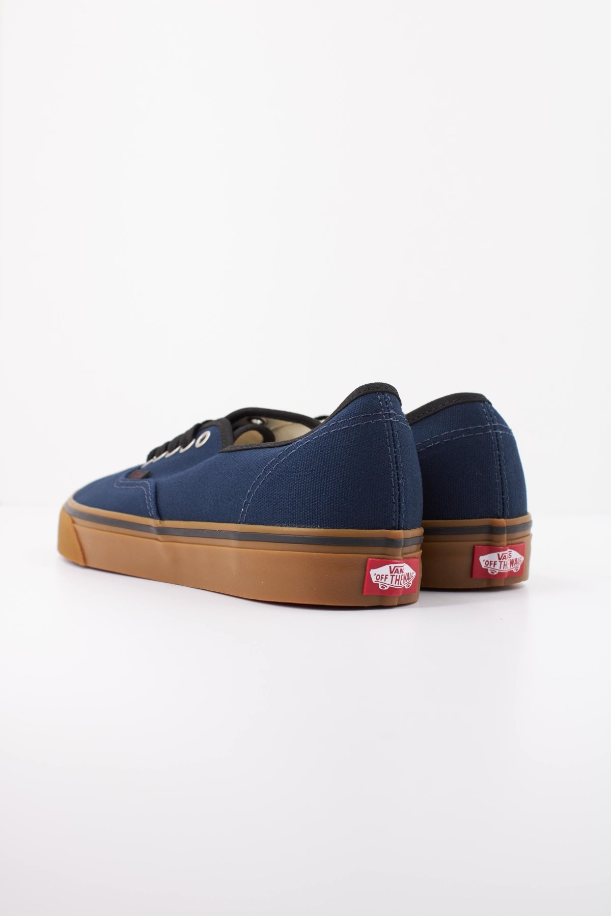 VANS VN000D7YNGM1 AUTHENTIC BTS en color AZUL (4)