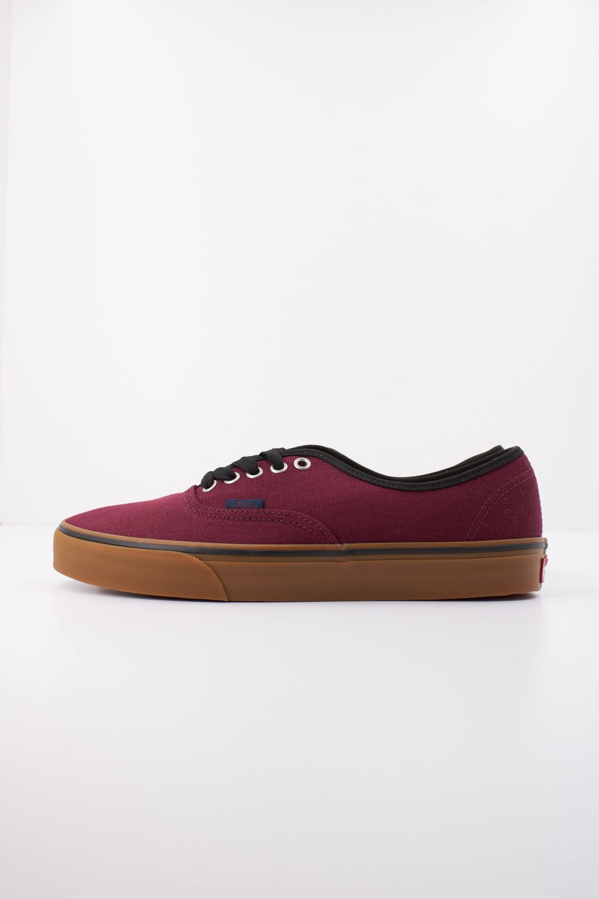 VANS AUTHENTIC BTS en color BURDEOS (1)