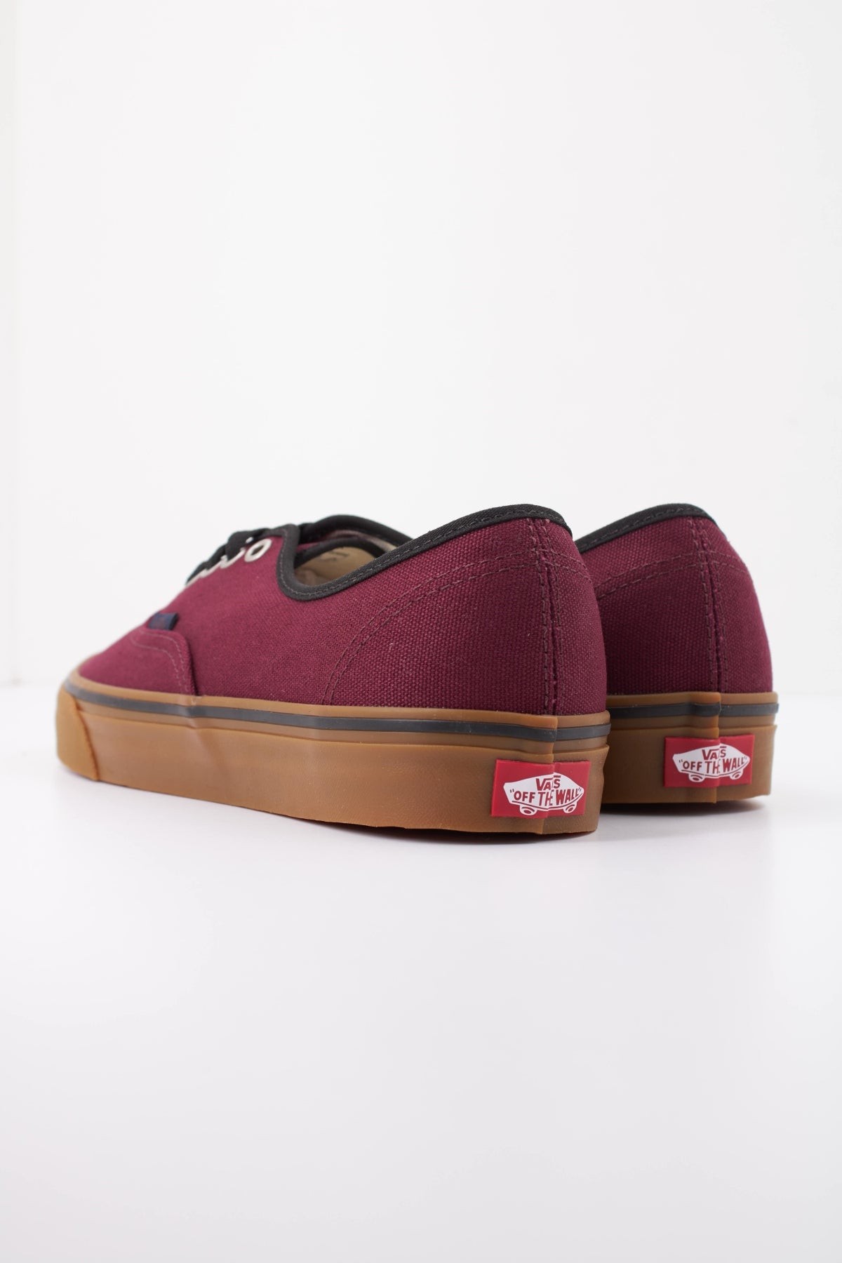 VANS AUTHENTIC BTS en color BURDEOS (4)