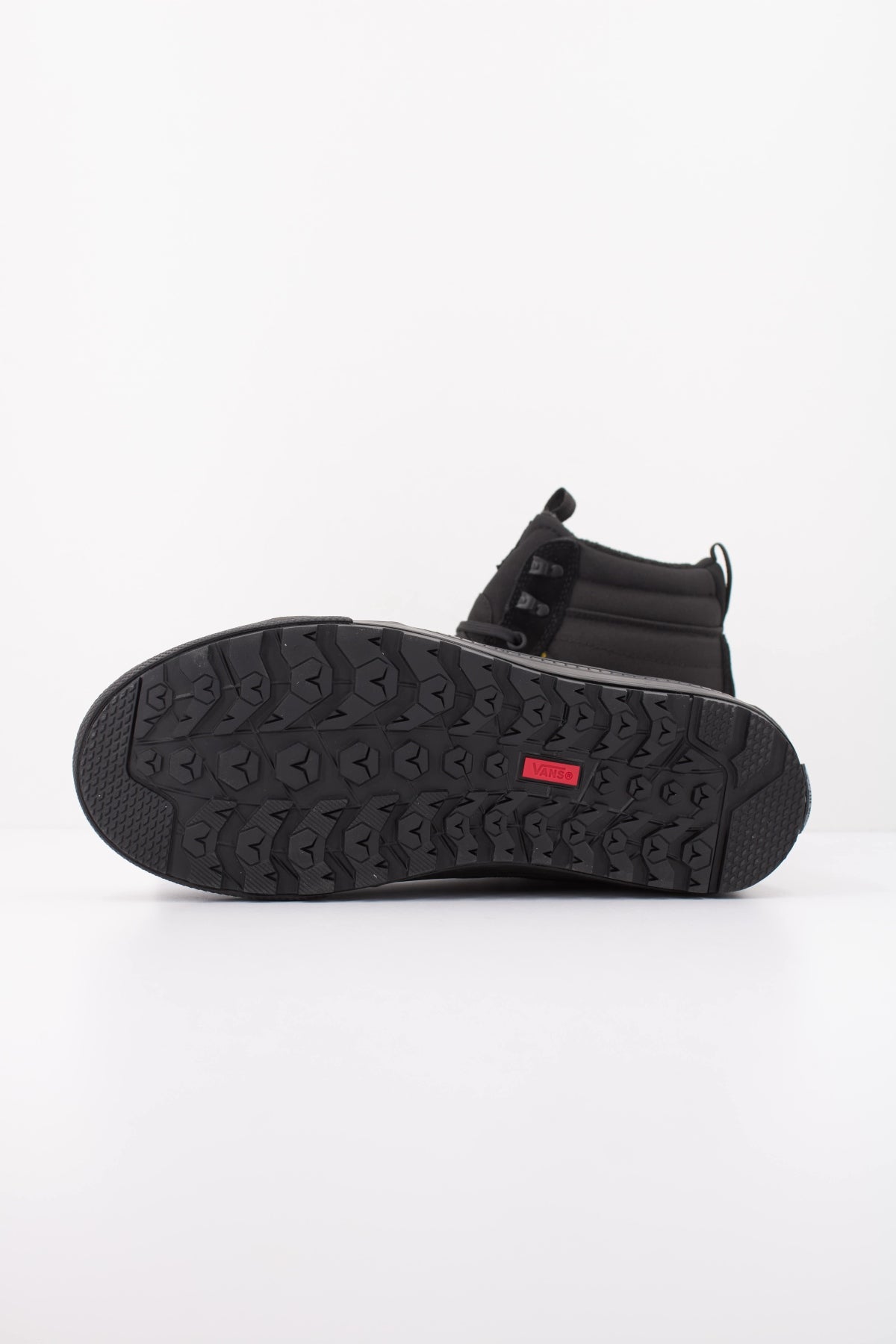 VANS VN000DAQBKA1 SK8 HI WATERPROOF INSU en color NEGRO (5)